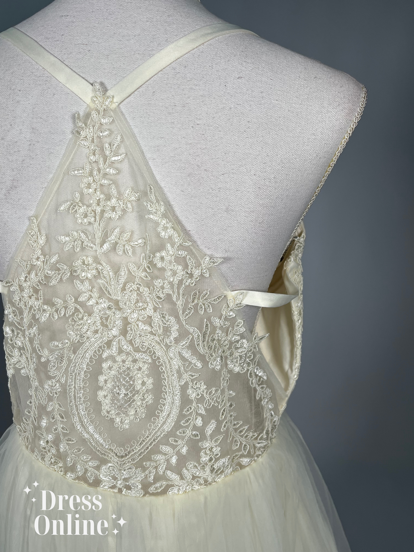 Elegante Lichtgele Galajurk met Delicaat Kant en Tule - Maat M - 382