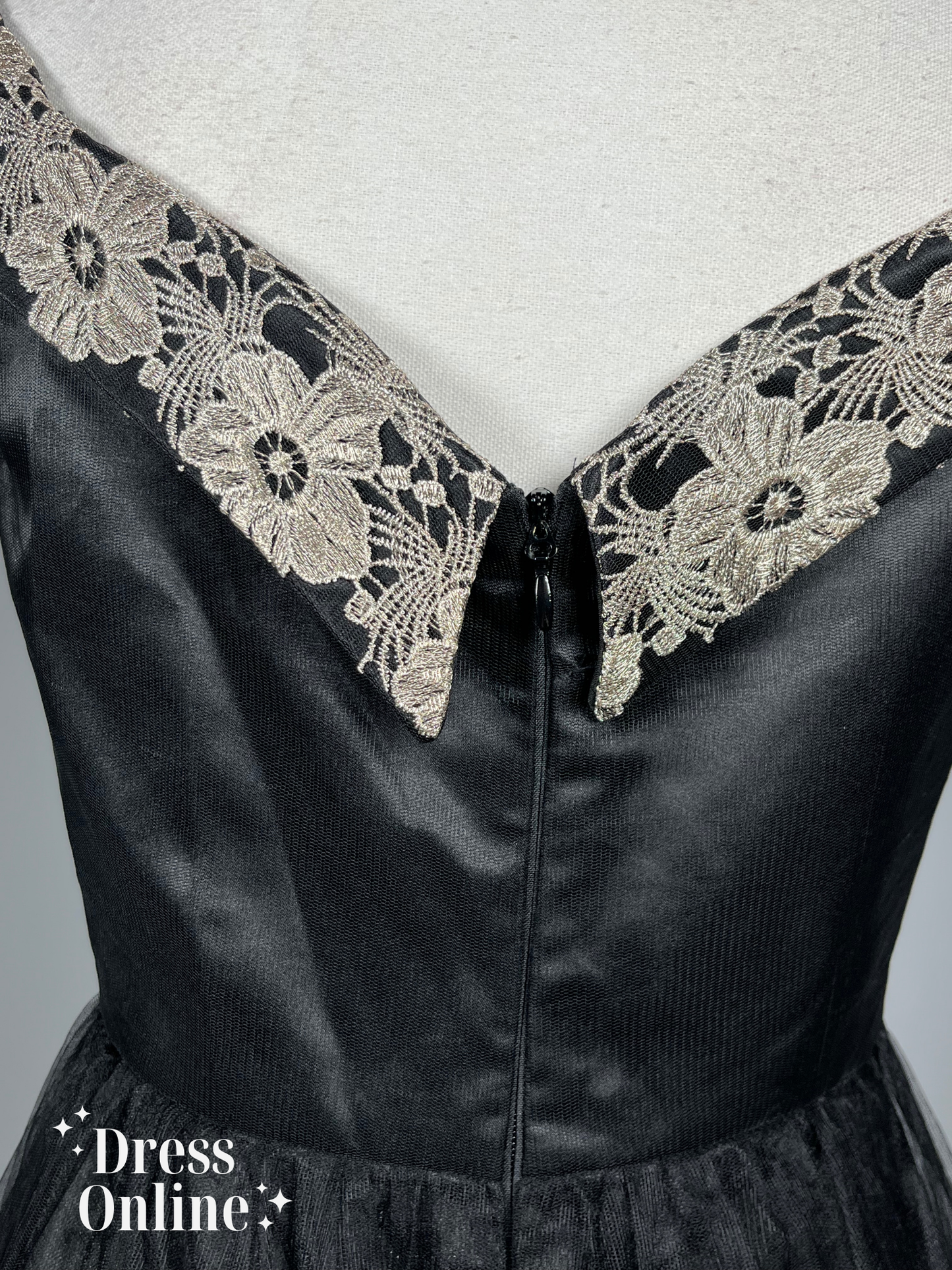 Elegante Zwart-gouden Cocktailjurk met Geborduurde Bloemen - Maat M - 360