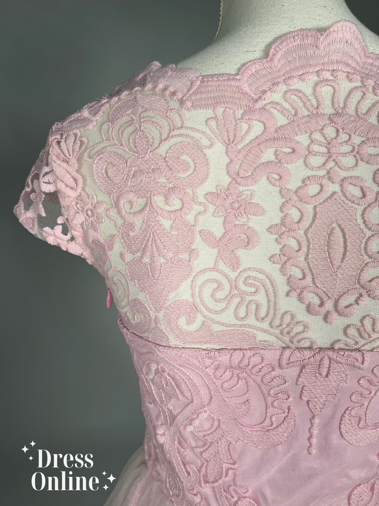 Elegante Roze Cocktailjurk met Geborduurd Patroon van ChiChi London - Maat S - 418