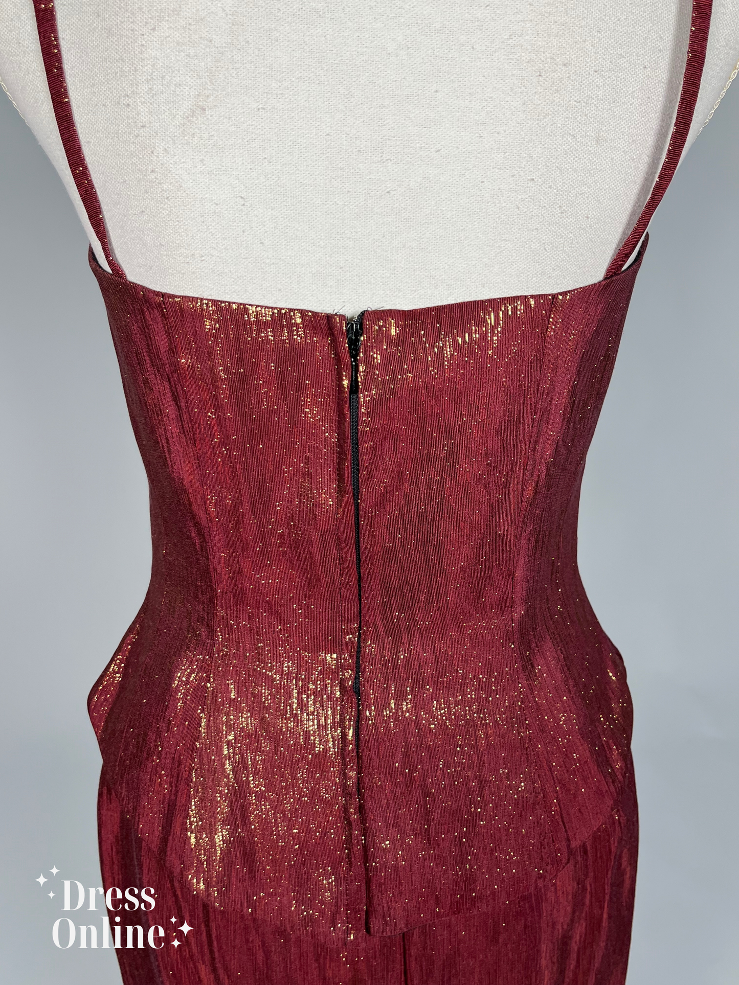 Dieprode Galajurk met Gouden Glitters en Strakke Silhouet Maat M - 251