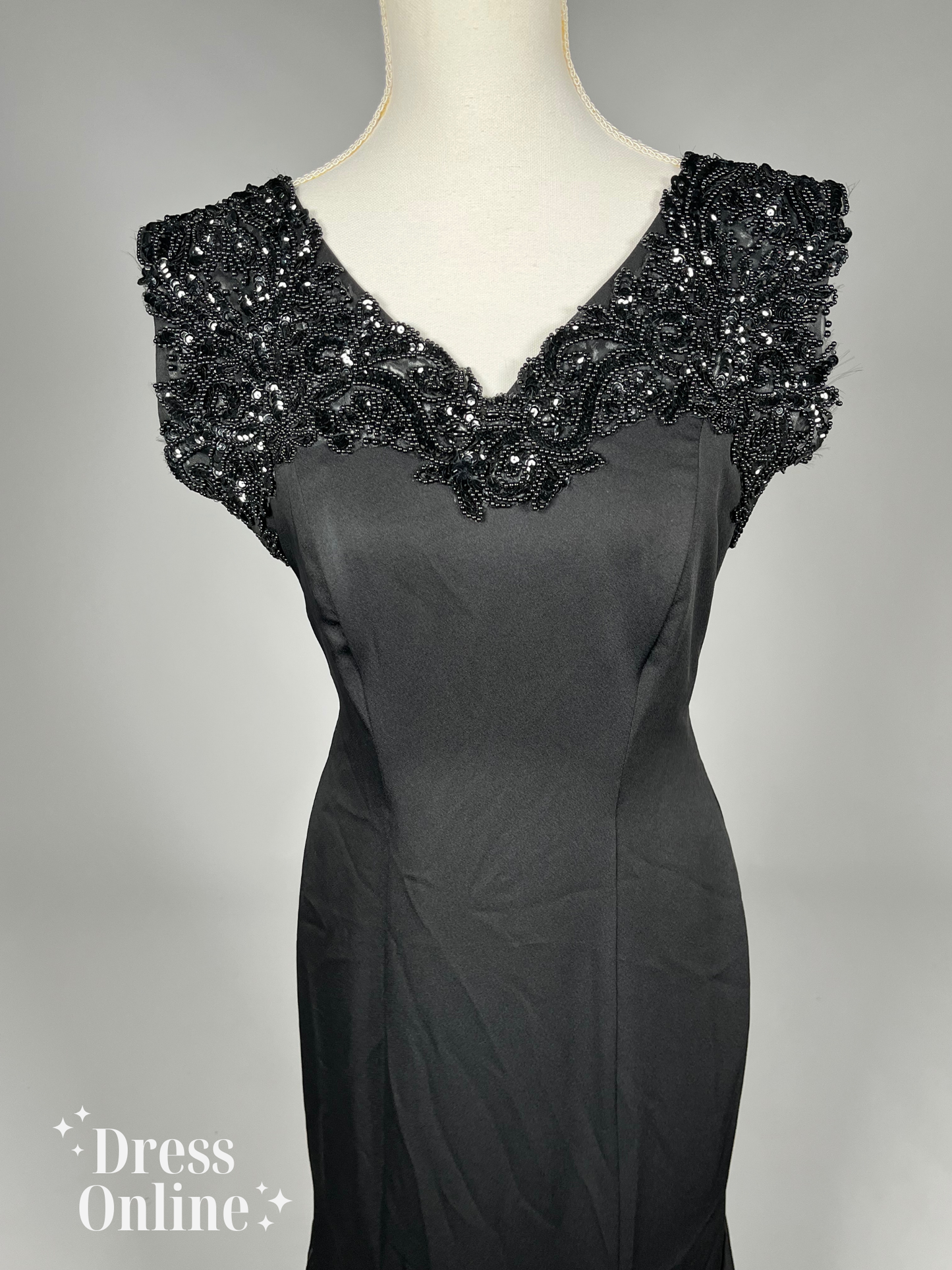 Chique Zwarte Avondjurk met Kraaldetails - Maat M - 405
