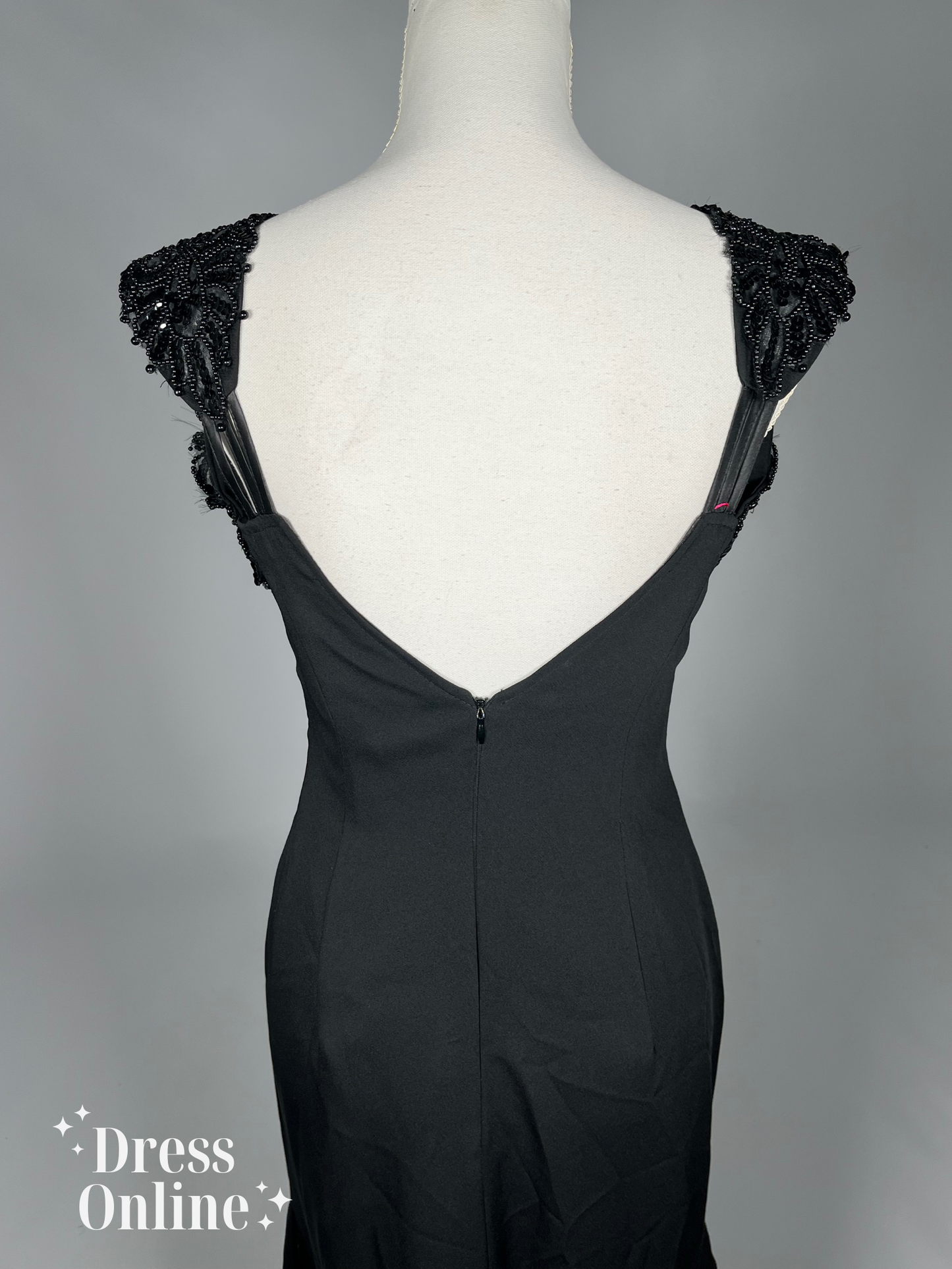 Chique Zwarte Avondjurk met Kraaldetails - Maat M - 405