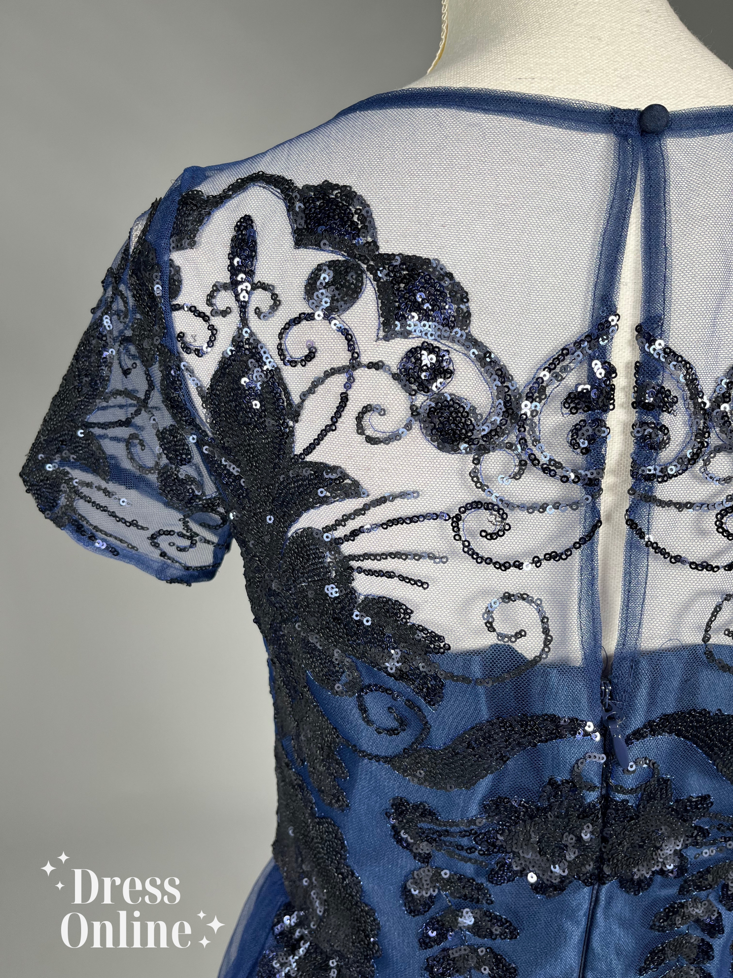 Chi Chi London Donkerblauwe Midi-jurk met Pailletten en Tule - Maat M - 414