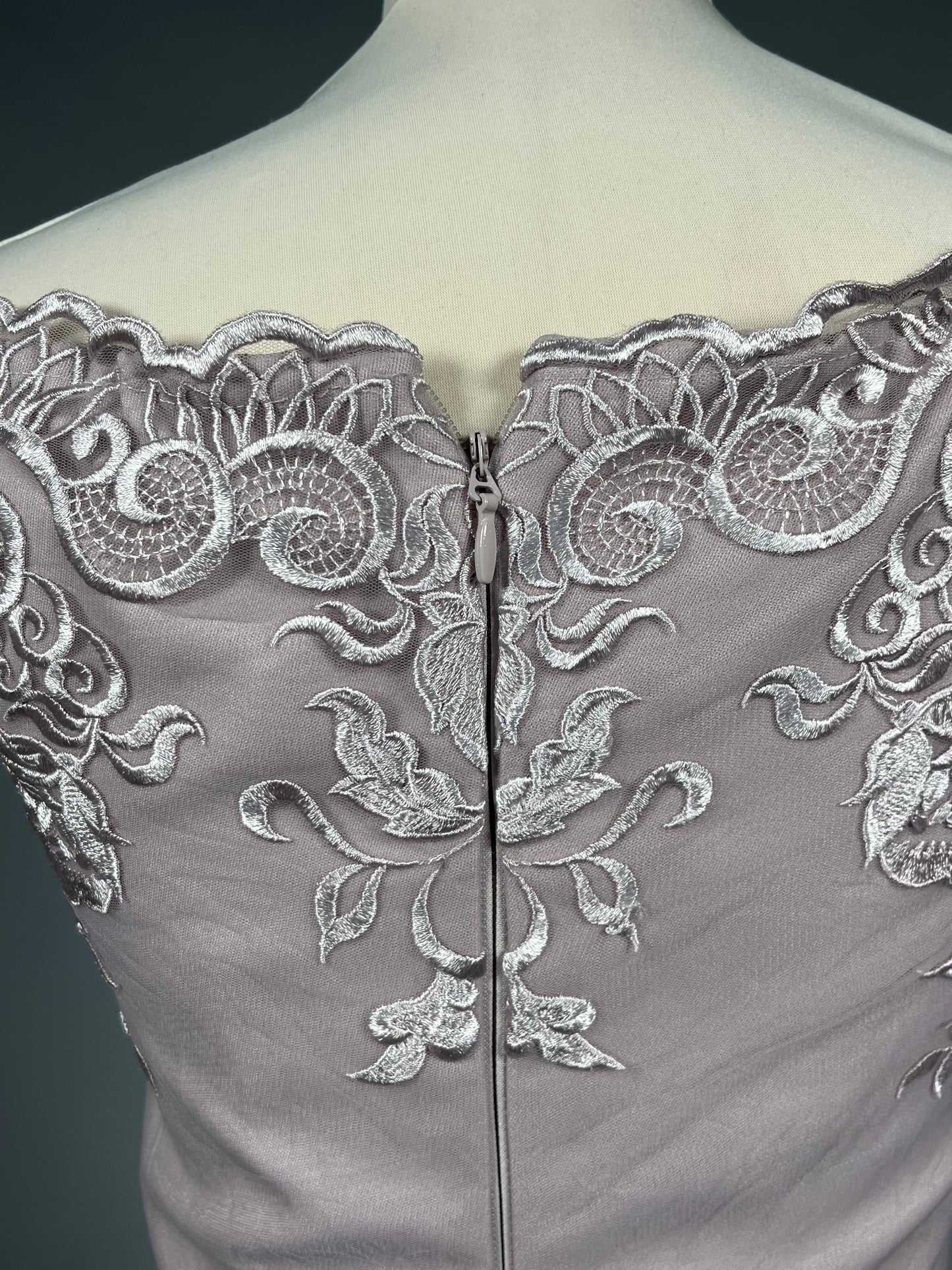 Elegante Poederroze Galajurk met Kant - Maat S UK 10