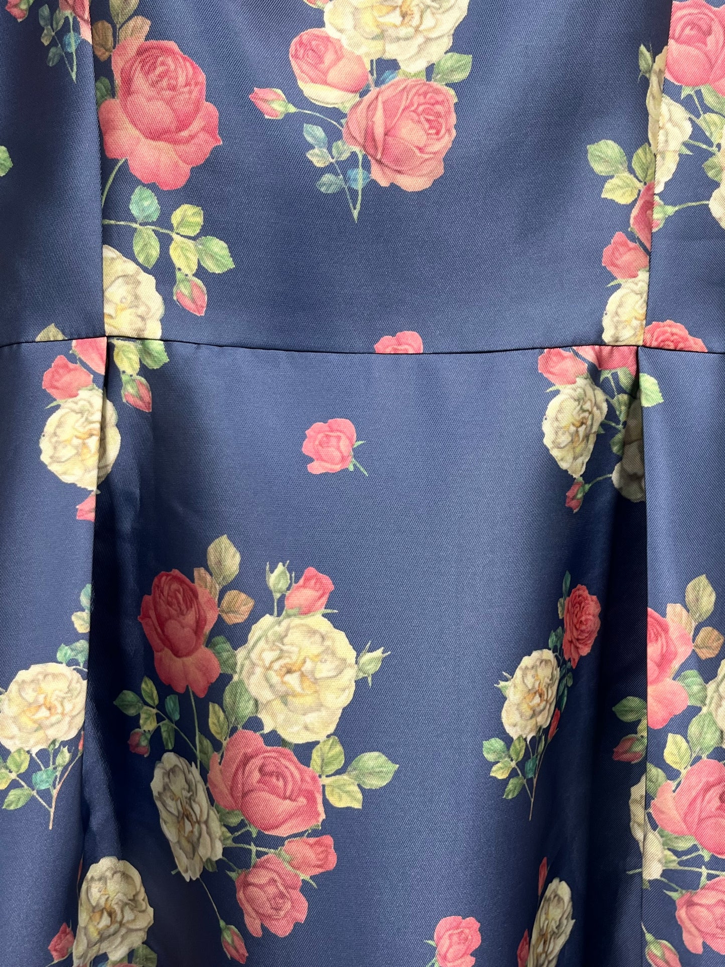 Elegante Donkerblauwe Bloemenjurk met Rozendessin - Maat 52 - 267