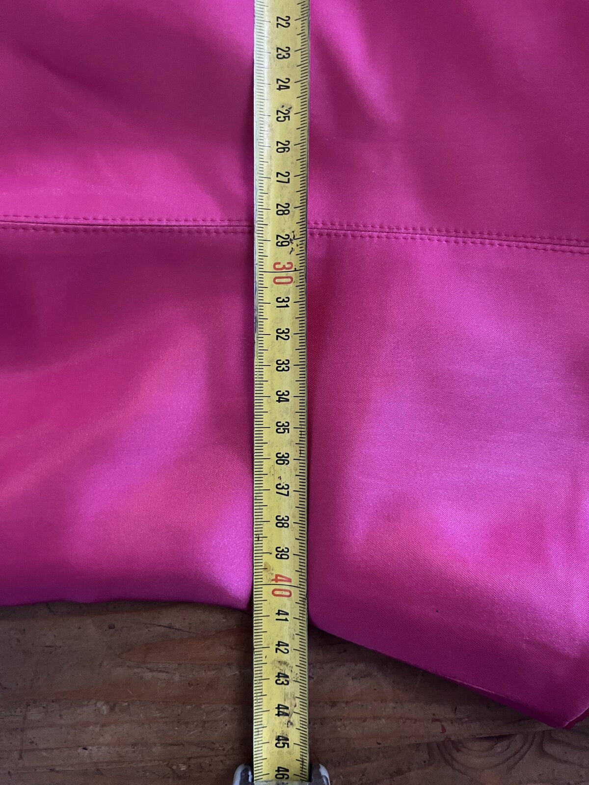 018 Fuchsia Statement Jurk met Waaierkraag