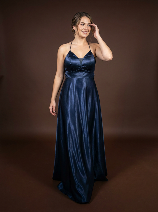 007 Marineblauwe Satijnen Galajurk met Plunge V-hals – Eva & Lola