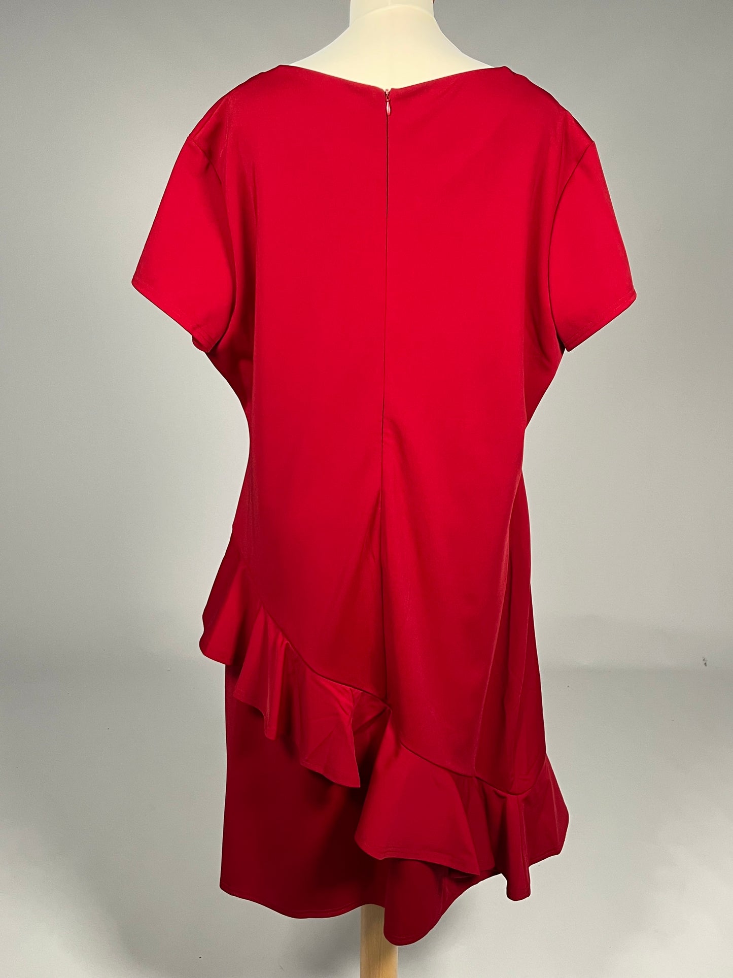 Elegante Rode Cocktailjurk met Ruches - Maat 52