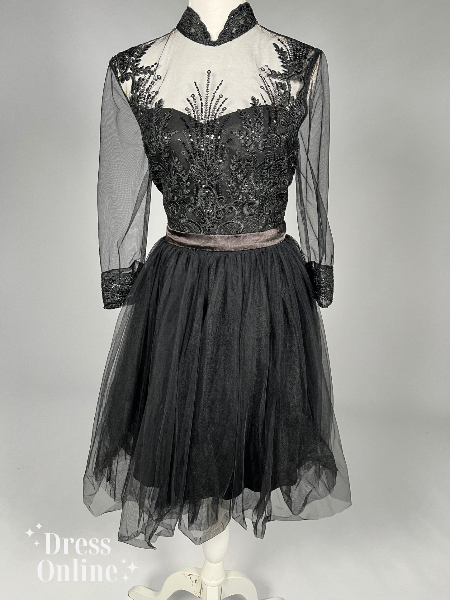 Elegante Gala Jurk in Zwart met Borduurwerk en Doorschijnende Mouwen - Maat XL - 390