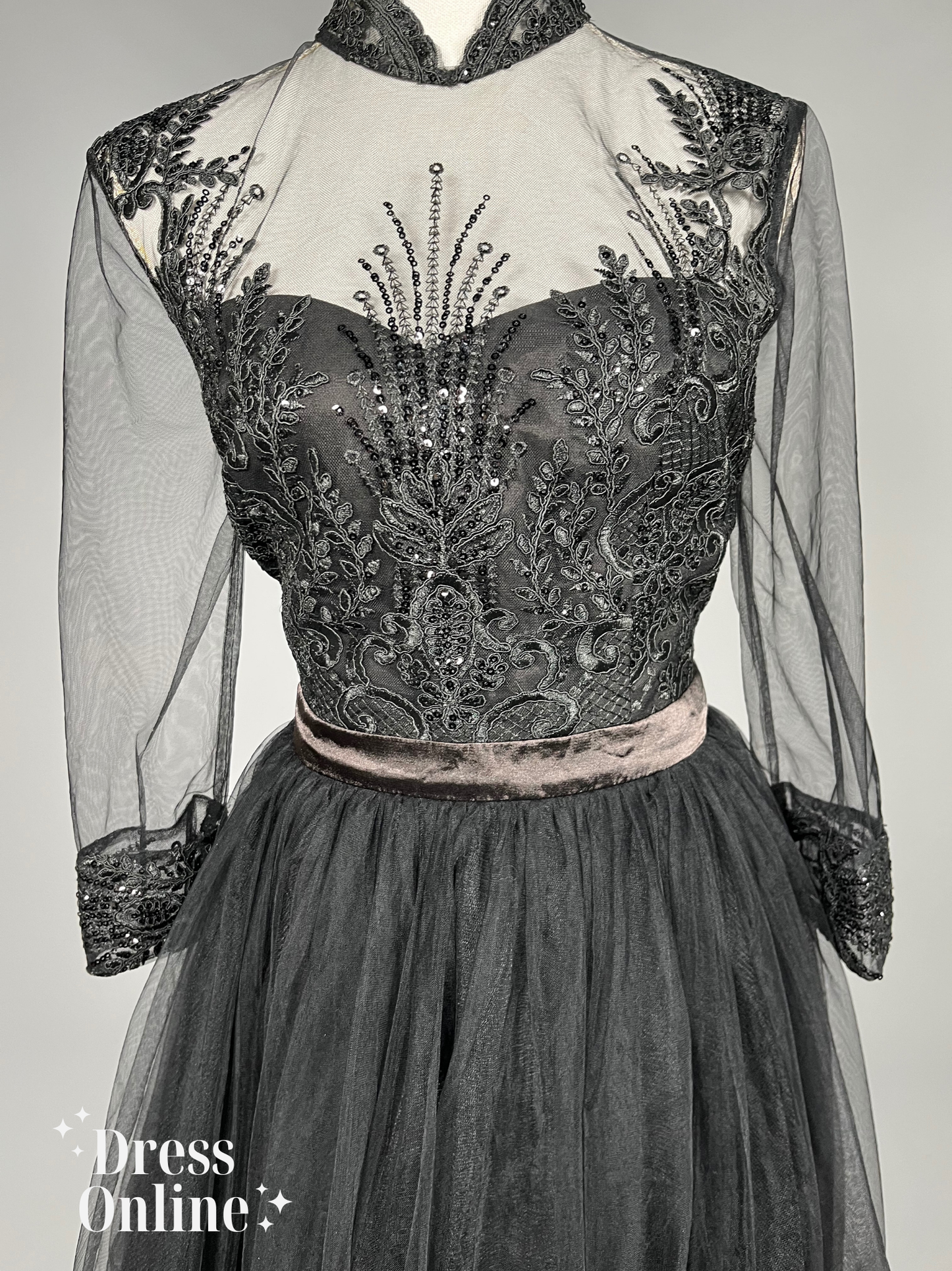 Elegante Gala Jurk in Zwart met Borduurwerk en Doorschijnende Mouwen - Maat XL - 390