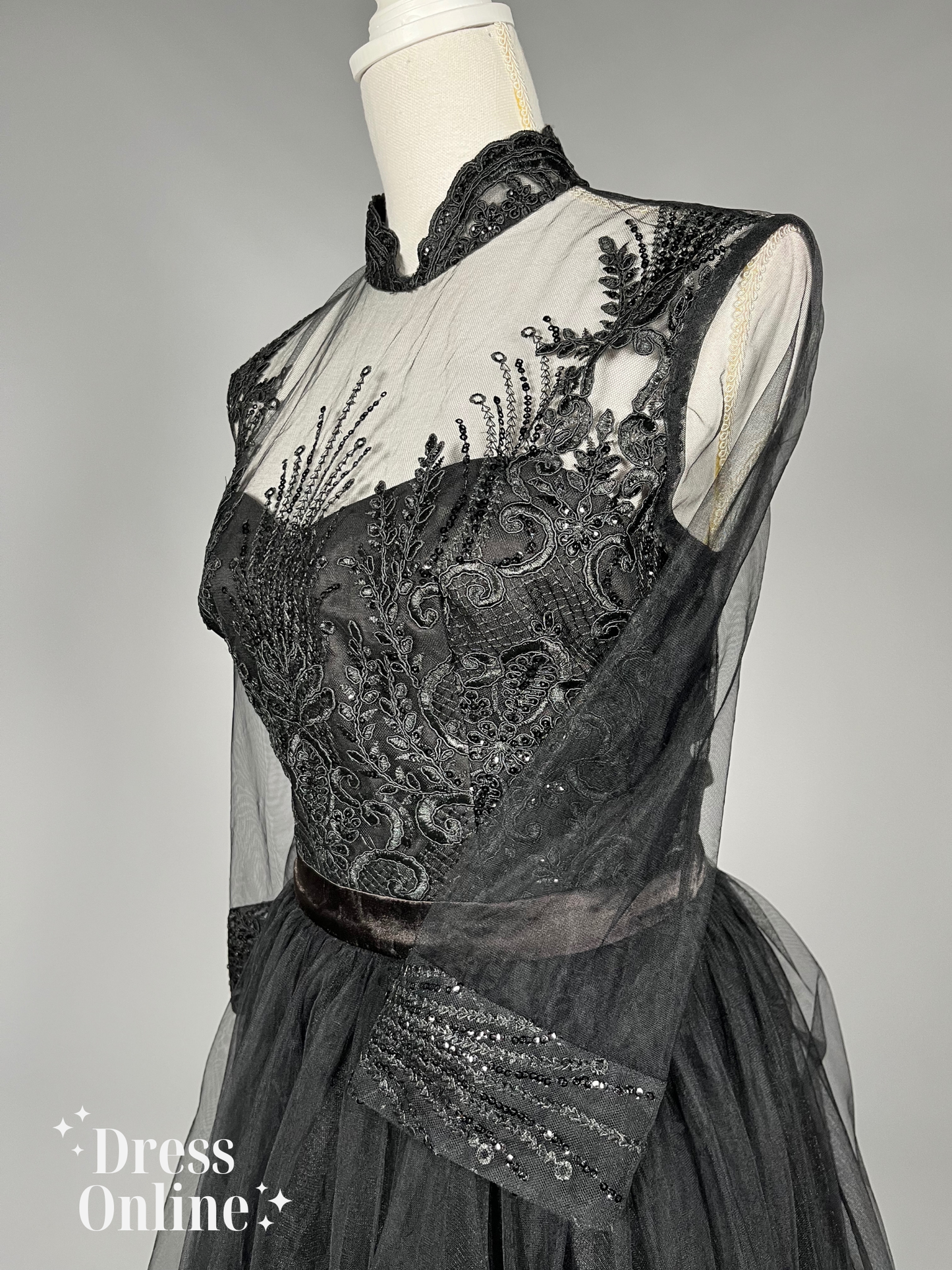 Elegante Gala Jurk in Zwart met Borduurwerk en Doorschijnende Mouwen - Maat XL - 390