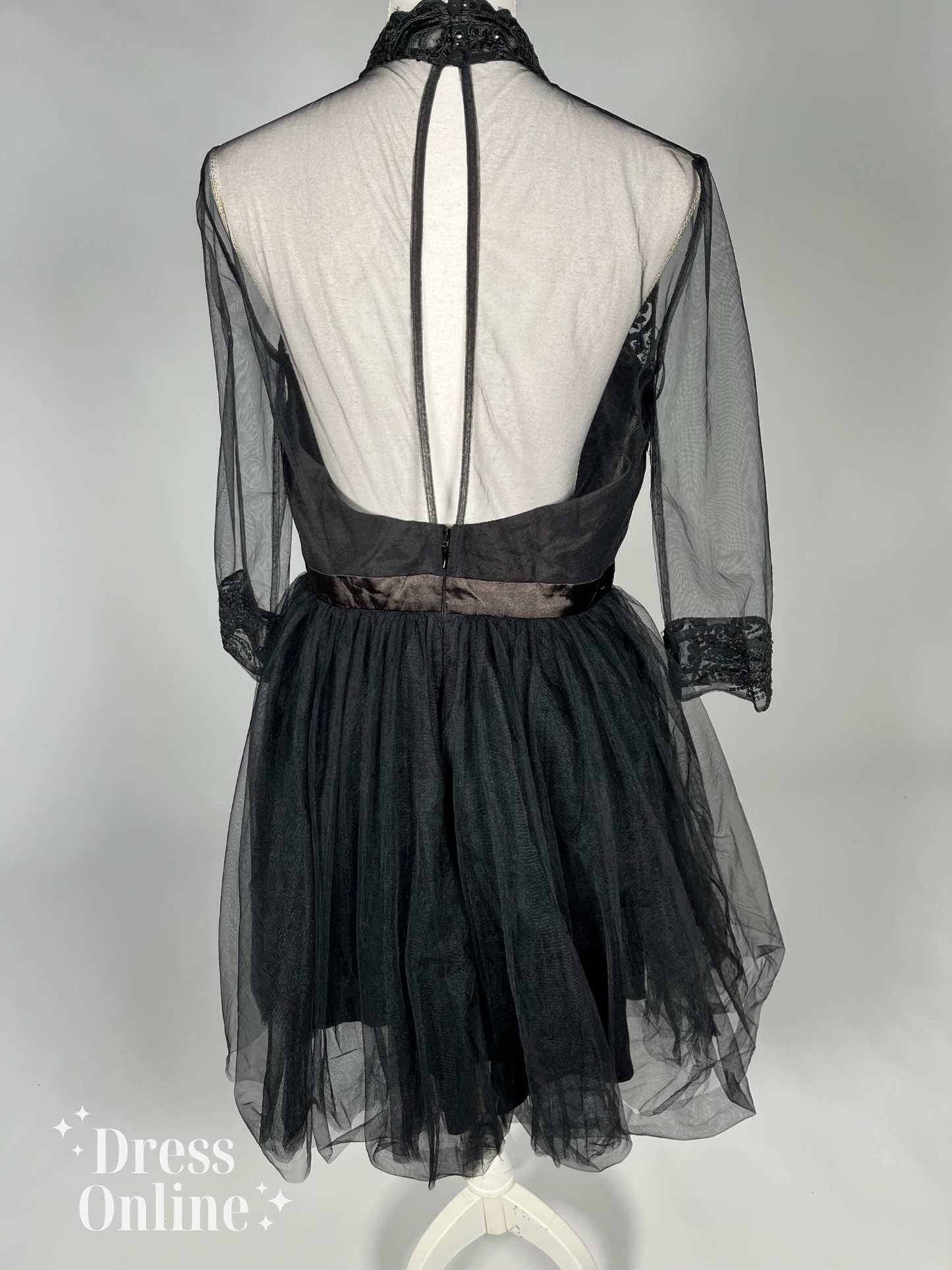 Elegante Gala Jurk in Zwart met Borduurwerk en Doorschijnende Mouwen - Maat XL - 390