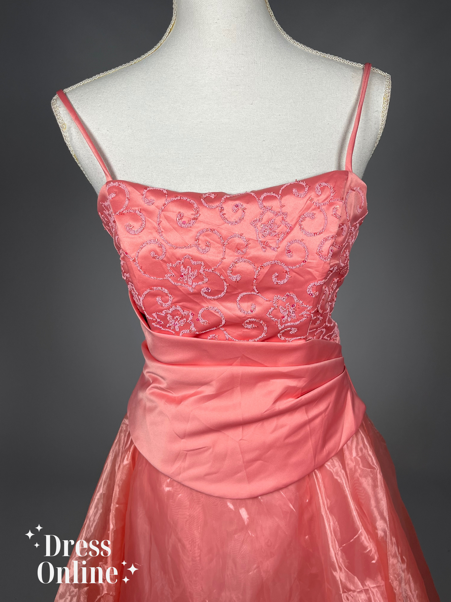 Elegante Lichroze Galajurk met Kraaltjesversiering - Maat M - 409