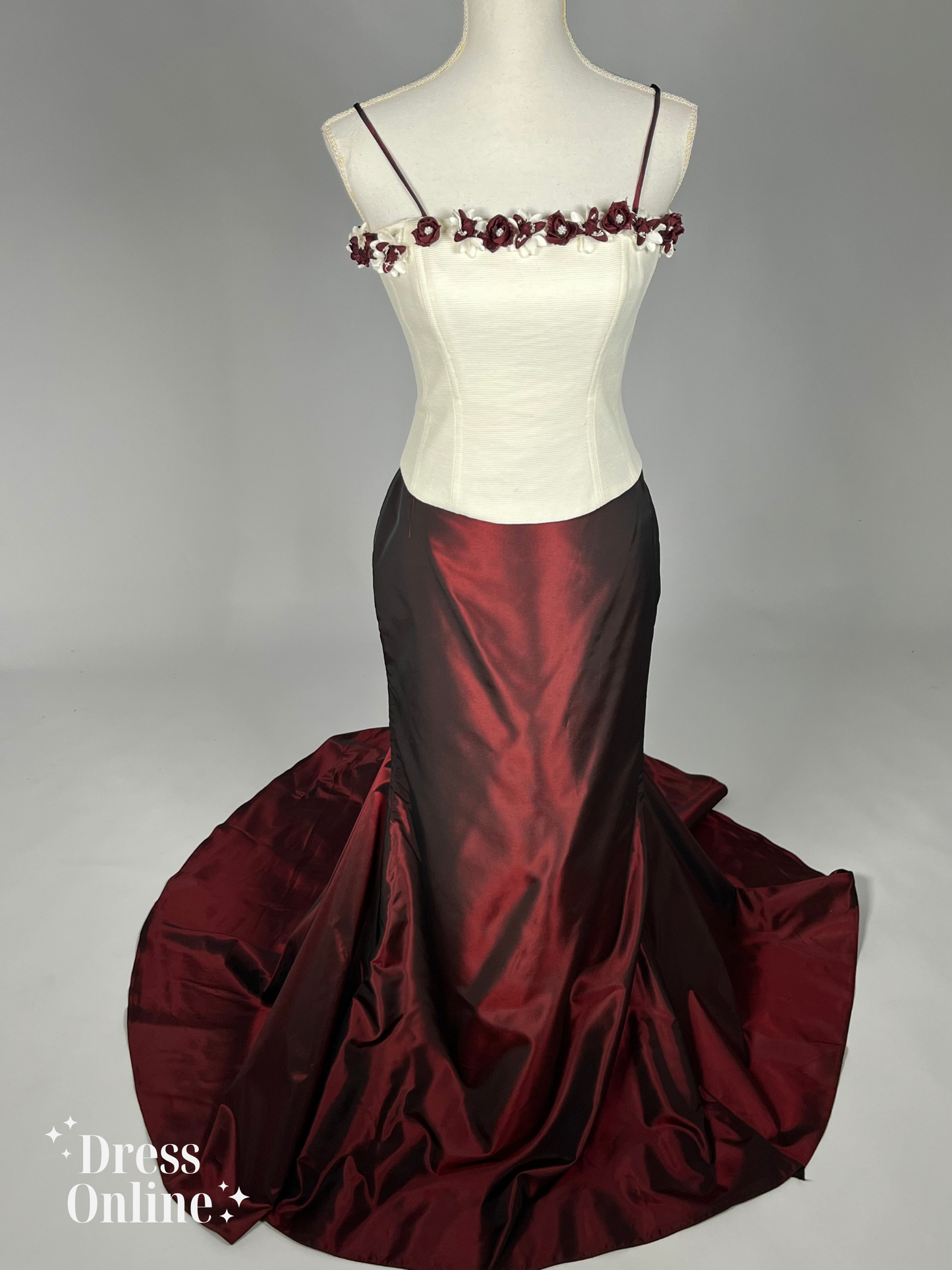 Elegante Bordeauxrode Galajurk met Ivoorkleurige Top - Maat M - 264