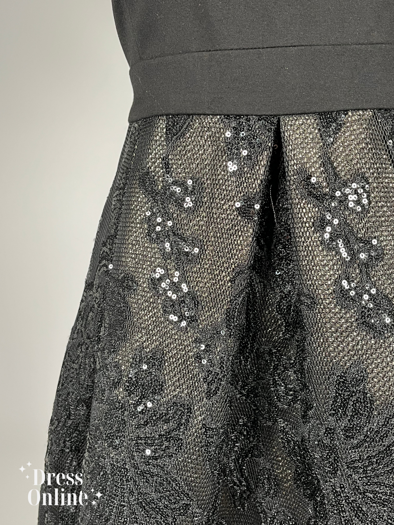 Elegante Zwarte Cocktailjurk met Glitterrok - Maat M