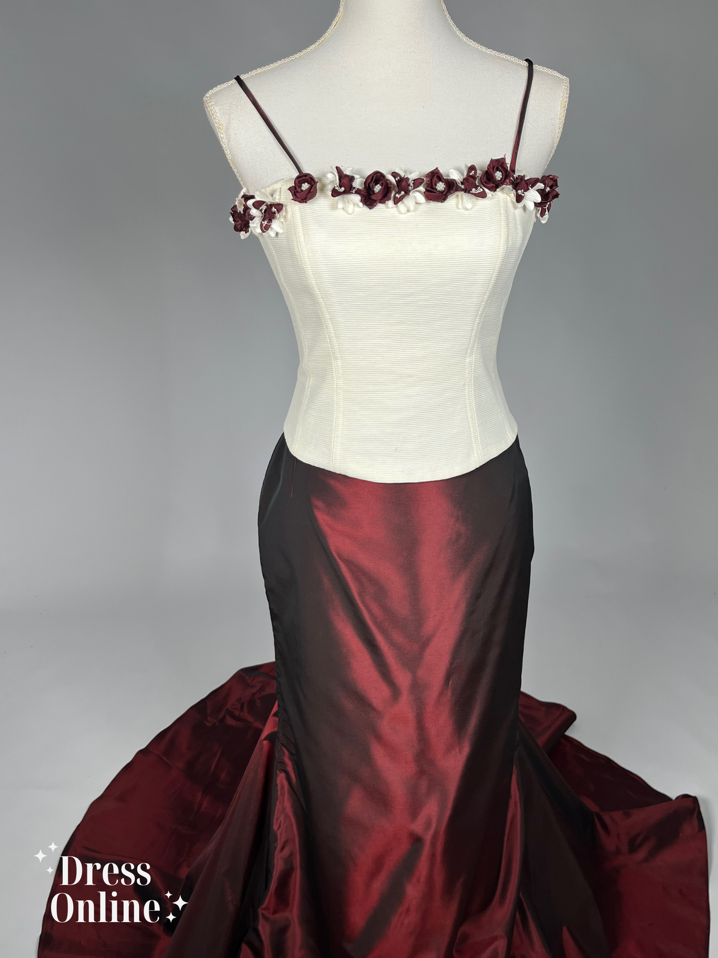 Elegante Bordeauxrode Galajurk met Ivoorkleurige Top - Maat M - 264