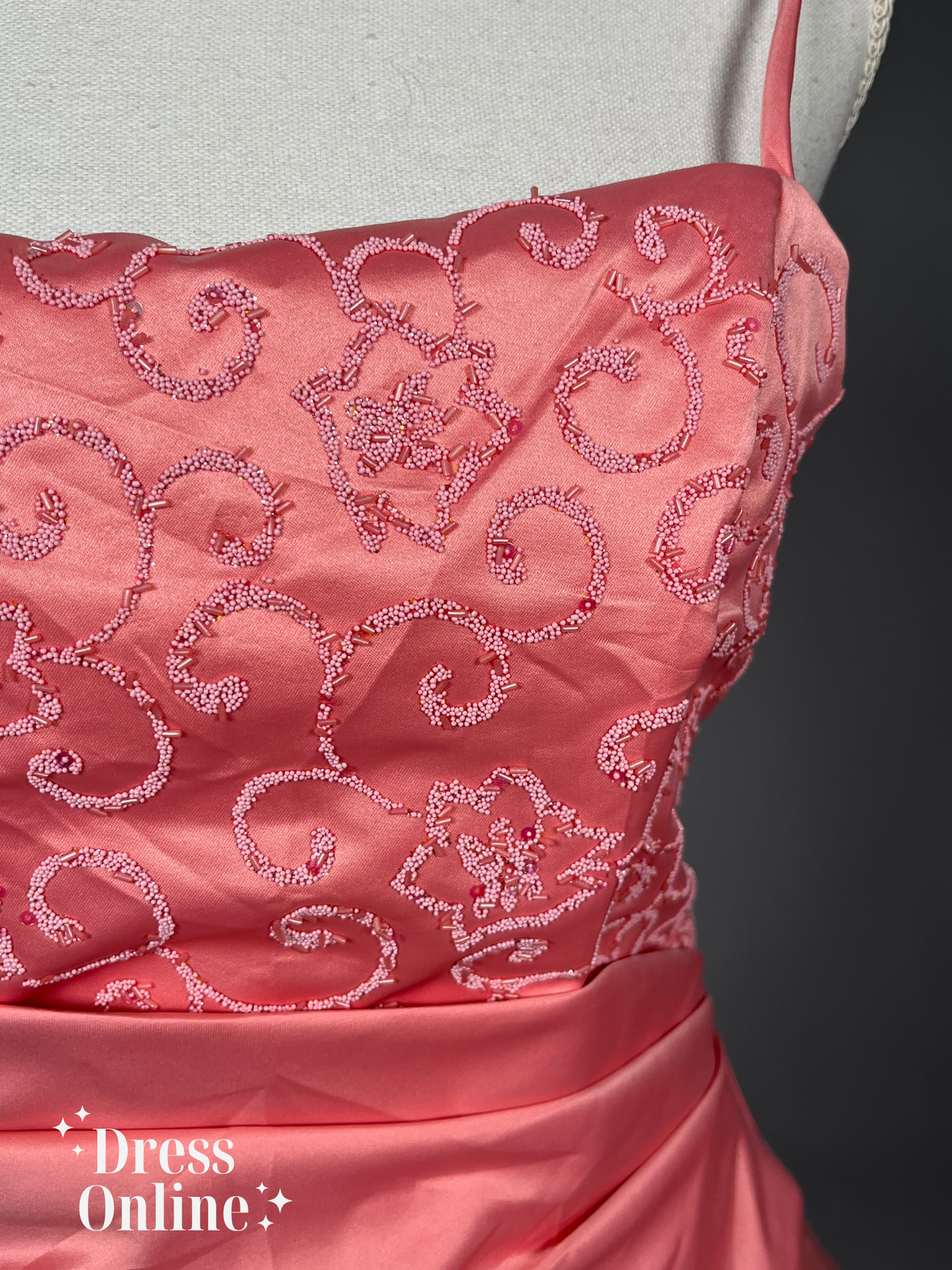 Elegante Lichroze Galajurk met Kraaltjesversiering - Maat M - 409