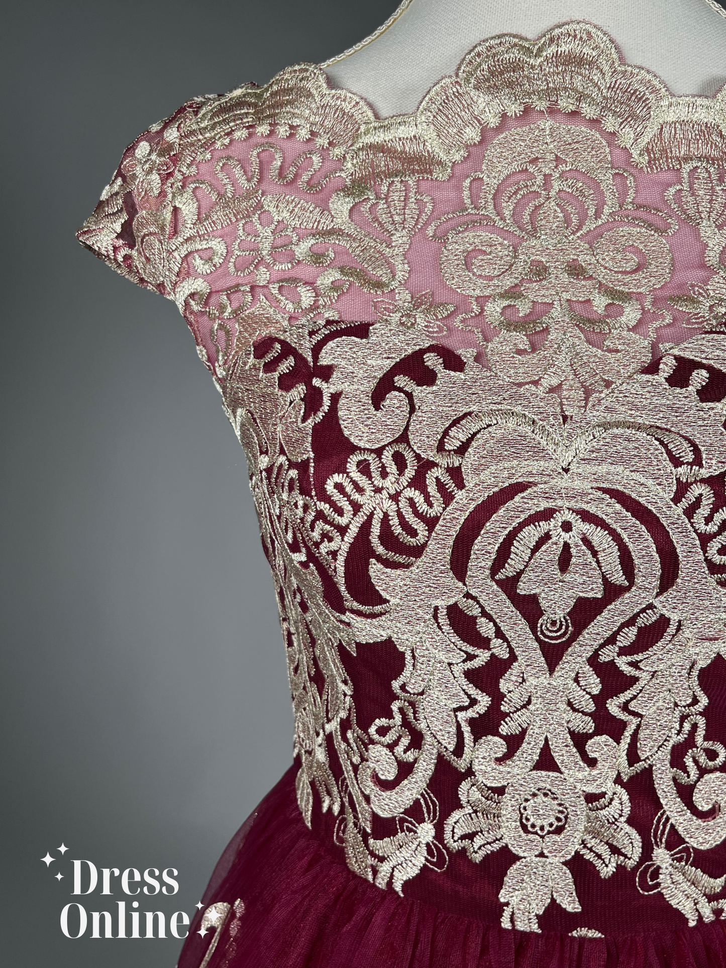 Elegante Bordeauxrode Cocktailjurk met Ivoorkleurig Borduursel - Maat S - 415