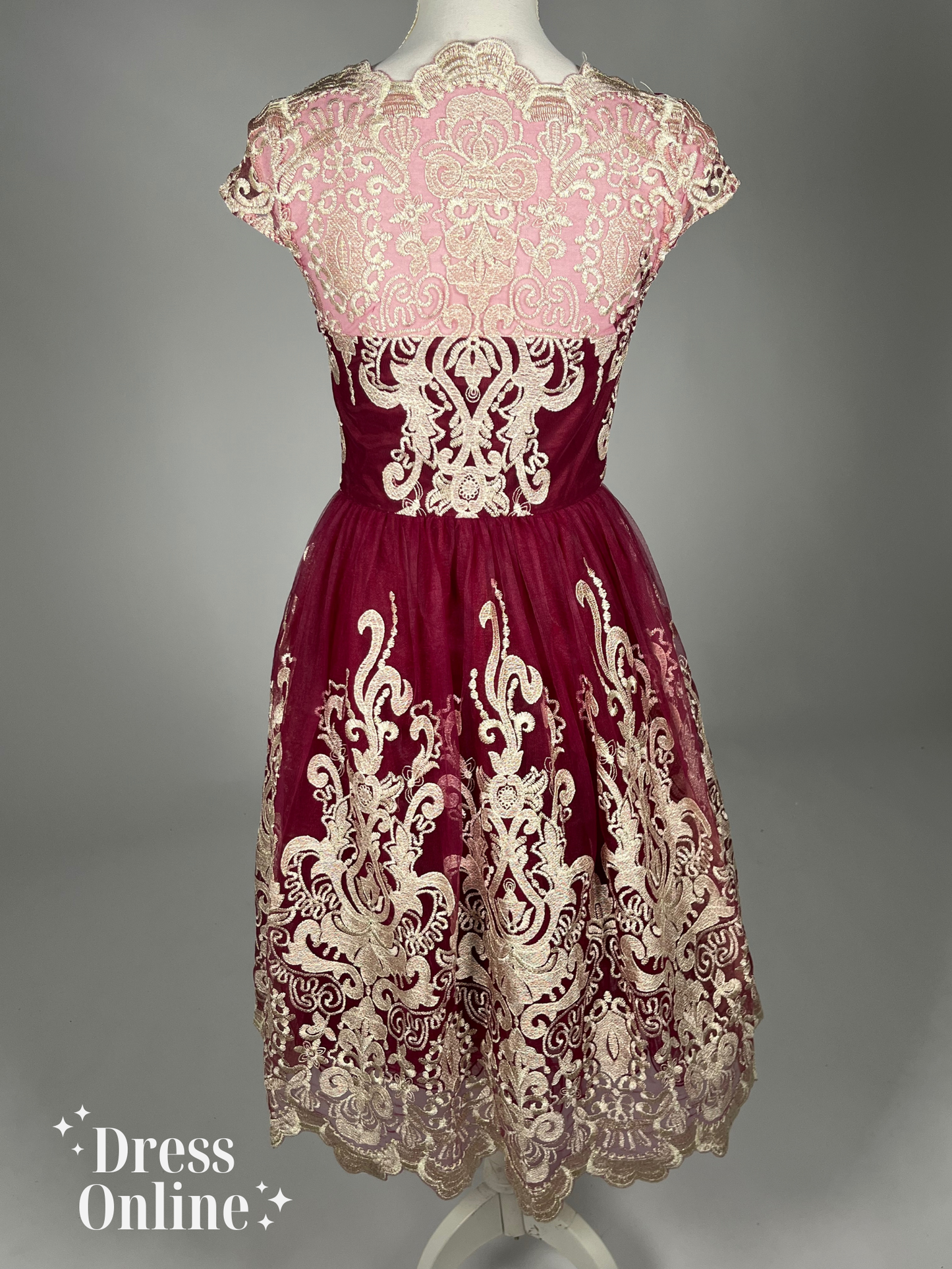 Elegante Bordeauxrode Cocktailjurk met Ivoorkleurig Borduursel - Maat S - 415