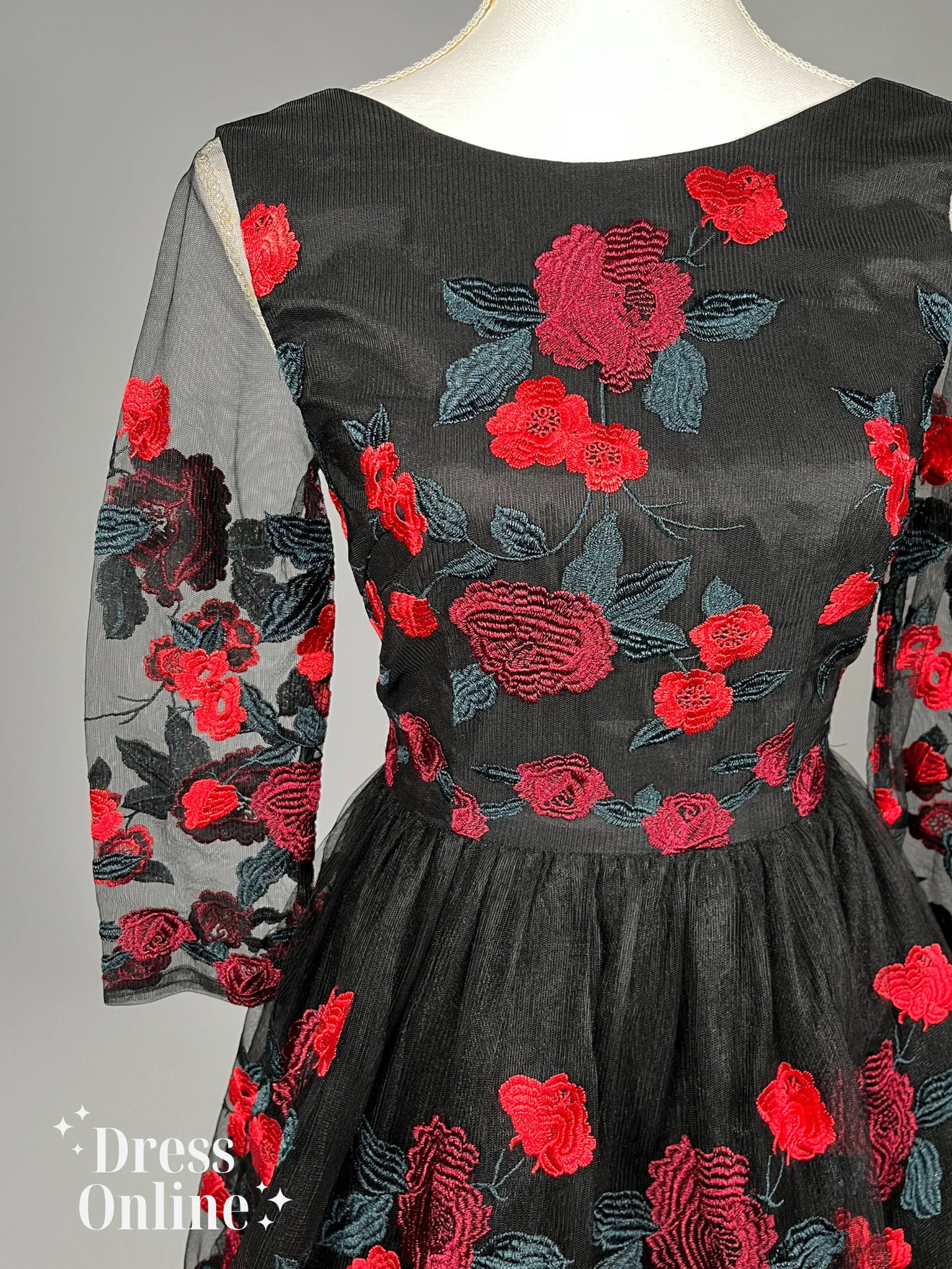 Stijlvolle Zwarte Jurk met Rode Geborduurde Rozen - Maat S - 416