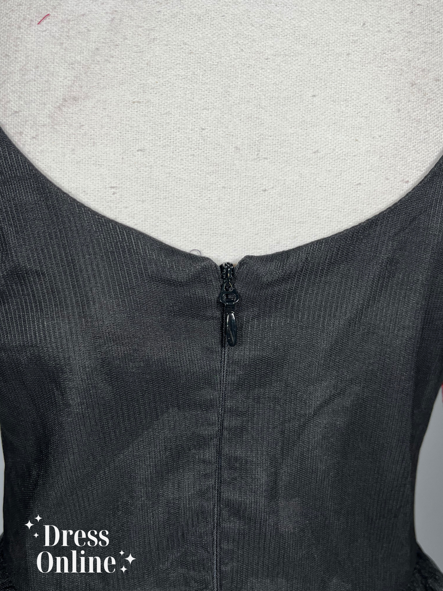 Stijlvolle Zwarte Jurk met Rode Geborduurde Rozen - Maat S - 416