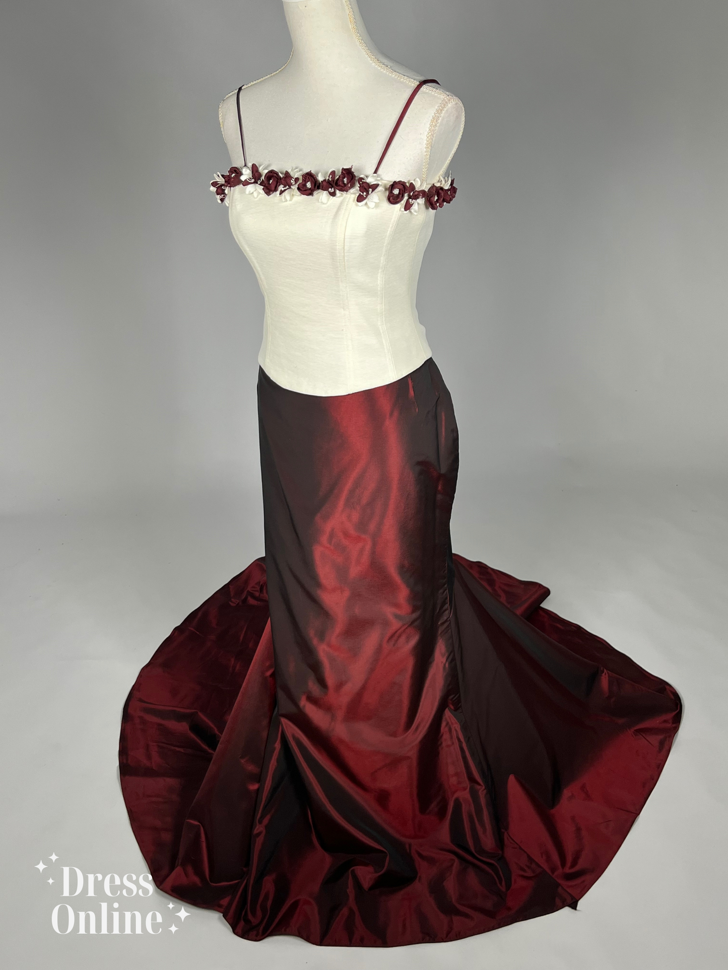 Elegante Bordeauxrode Galajurk met Ivoorkleurige Top - Maat M - 264