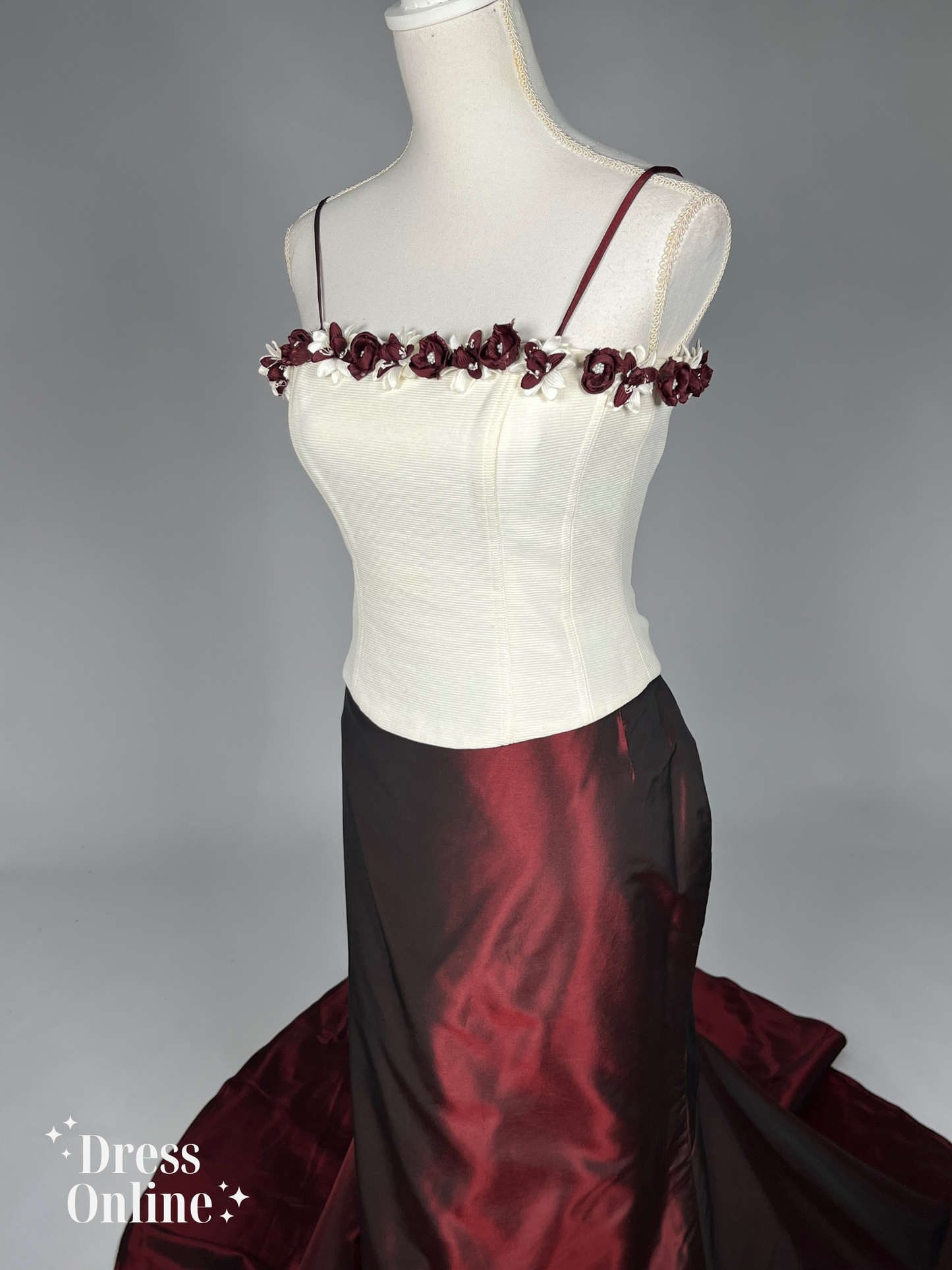 Elegante Bordeauxrode Galajurk met Ivoorkleurige Top - Maat M - 264