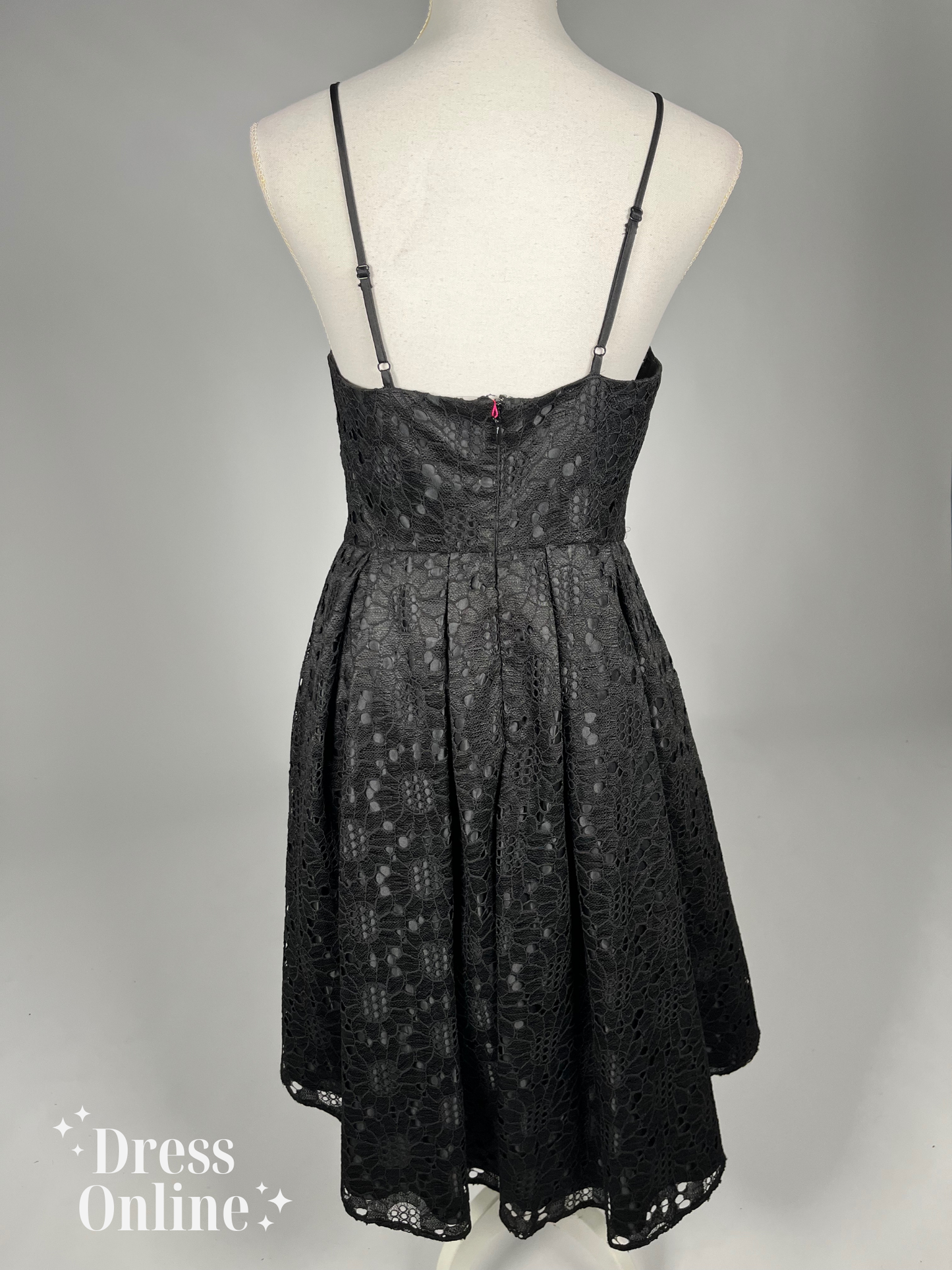 Elegante Zwarte Jurk met Kantpatroon - Maat M - ChiChi London - 363