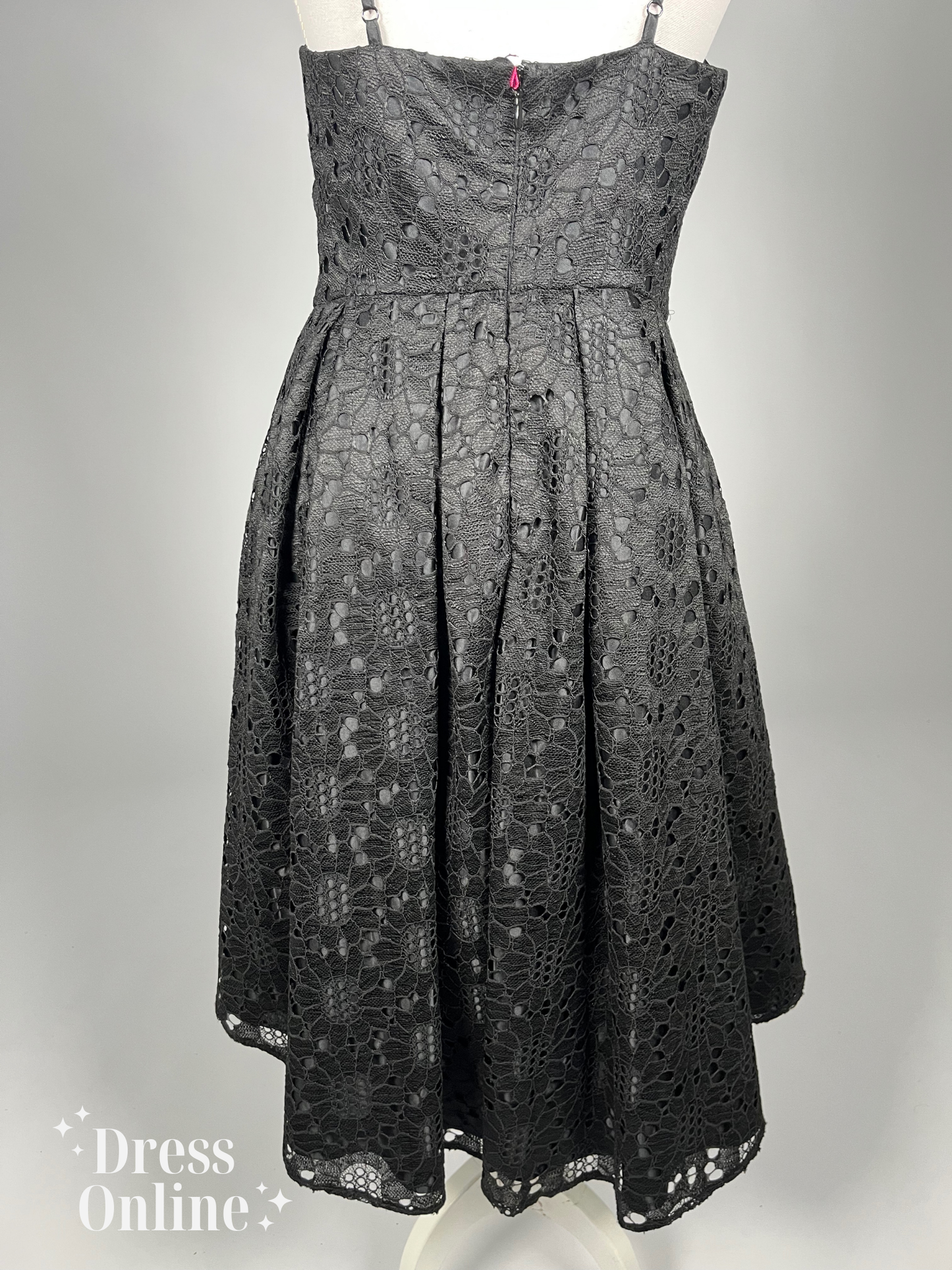 Elegante Zwarte Jurk met Kantpatroon - Maat M - ChiChi London - 363