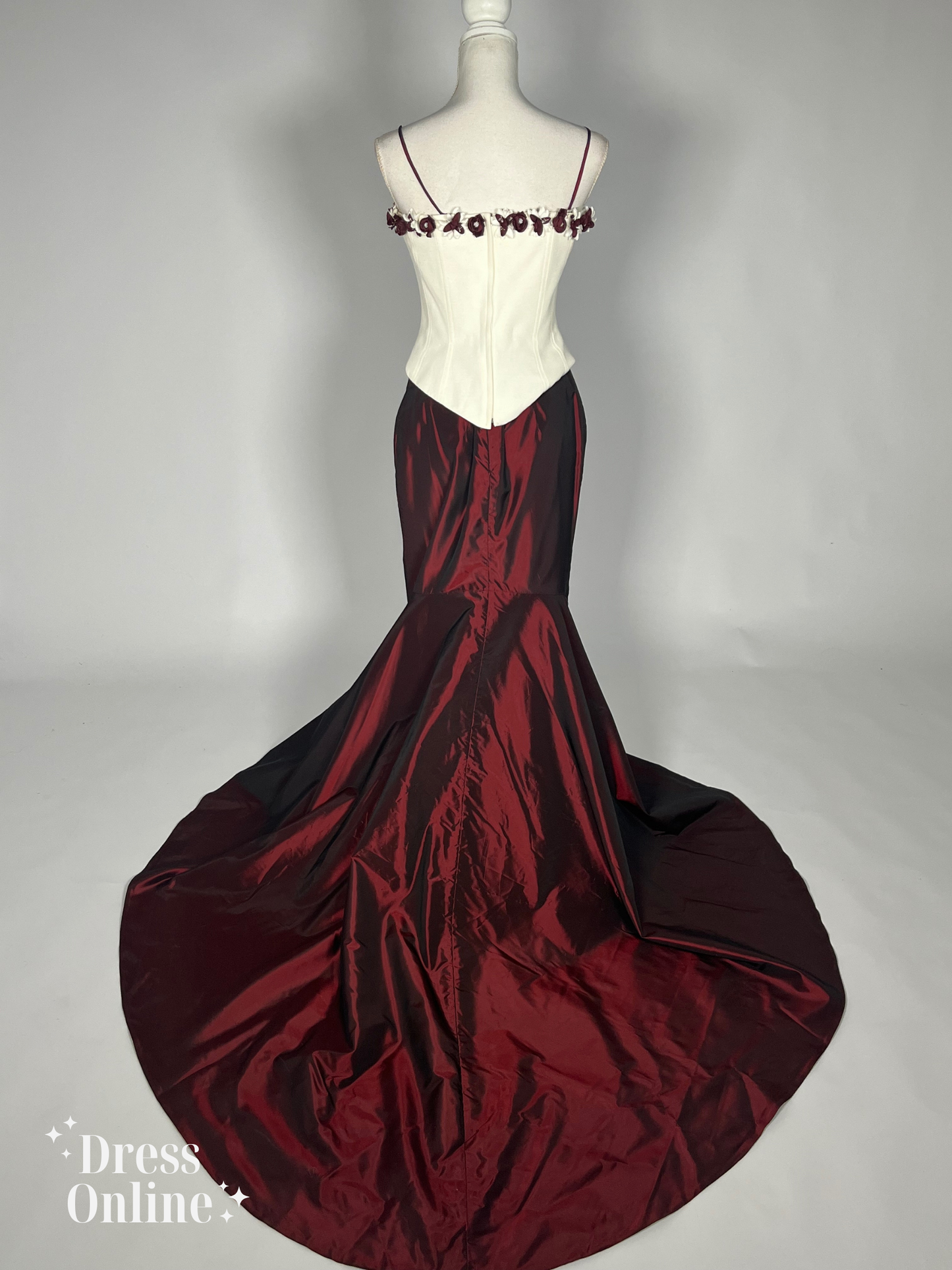 Elegante Bordeauxrode Galajurk met Ivoorkleurige Top - Maat M - 264