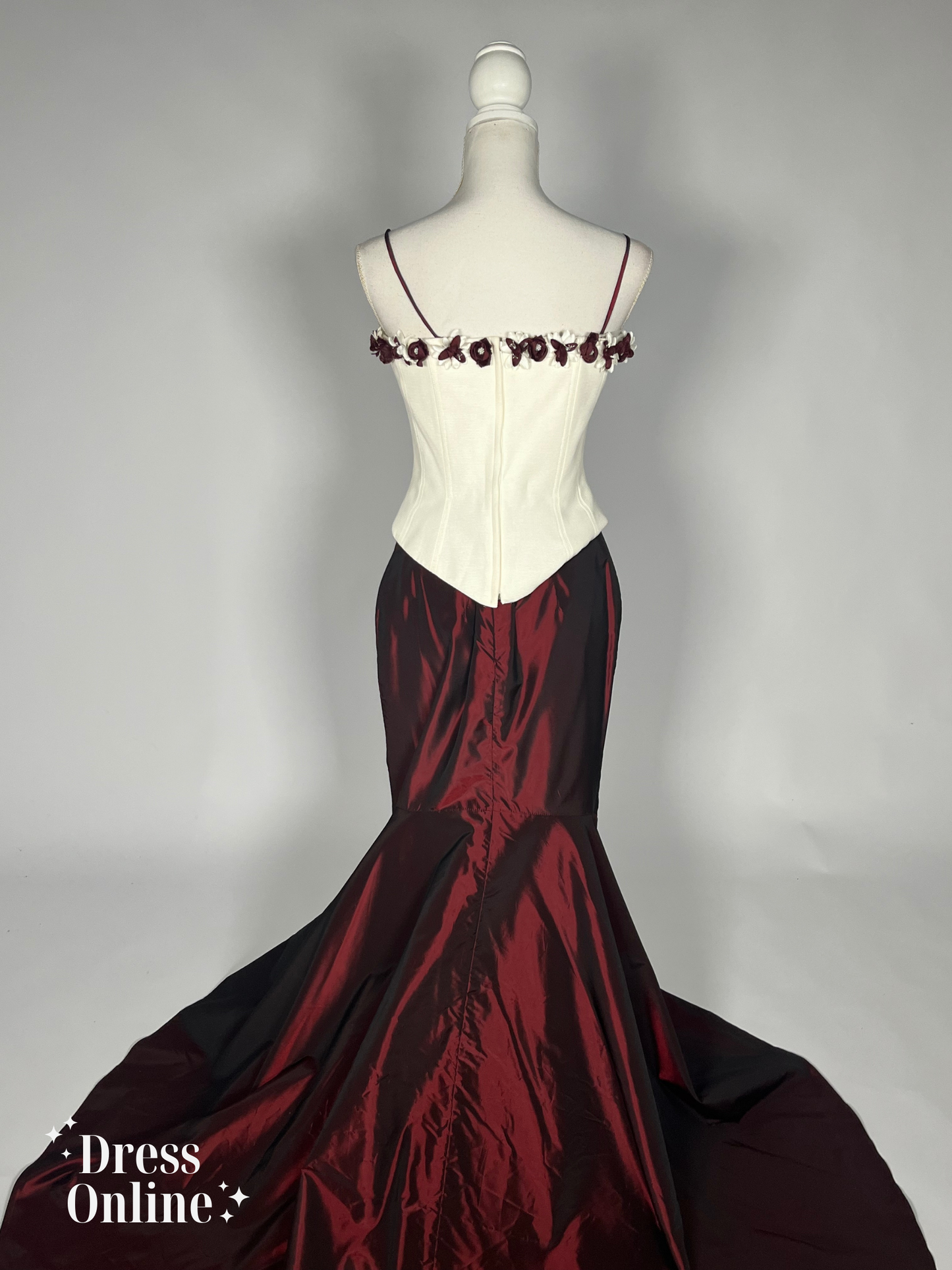 Elegante Bordeauxrode Galajurk met Ivoorkleurige Top - Maat M - 264