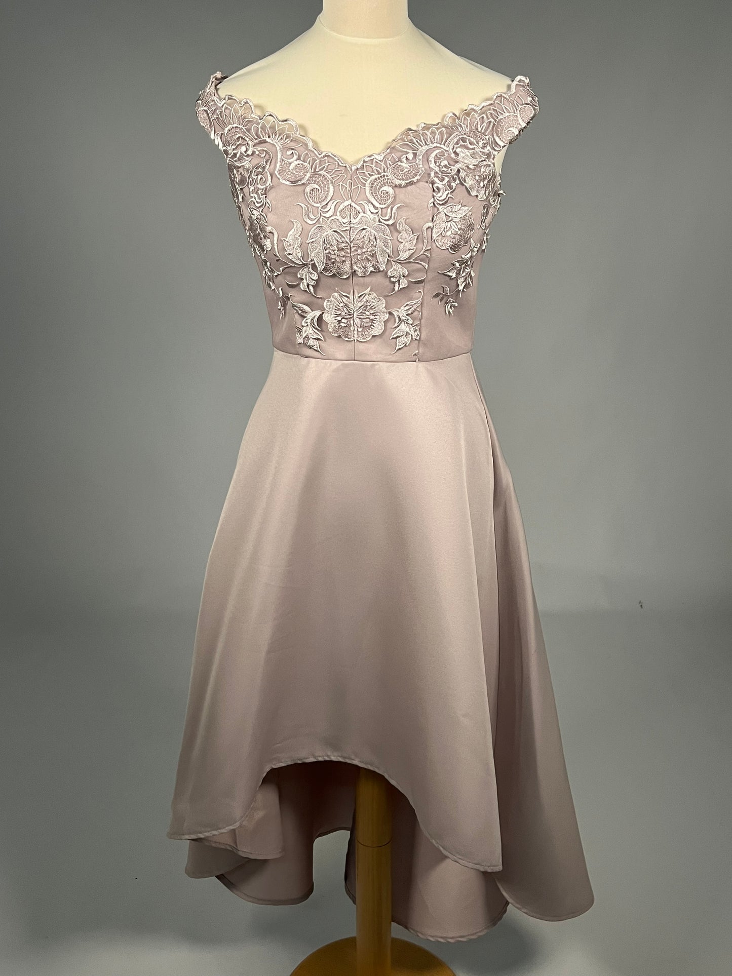 Elegante Poederroze Galajurk met Kant - Maat S UK 10