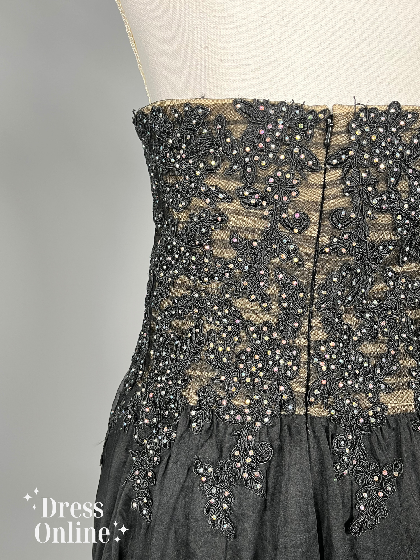 Glamoureuze Zwarte Galajurk met Sprankelende Versieringen - Maat S - 400