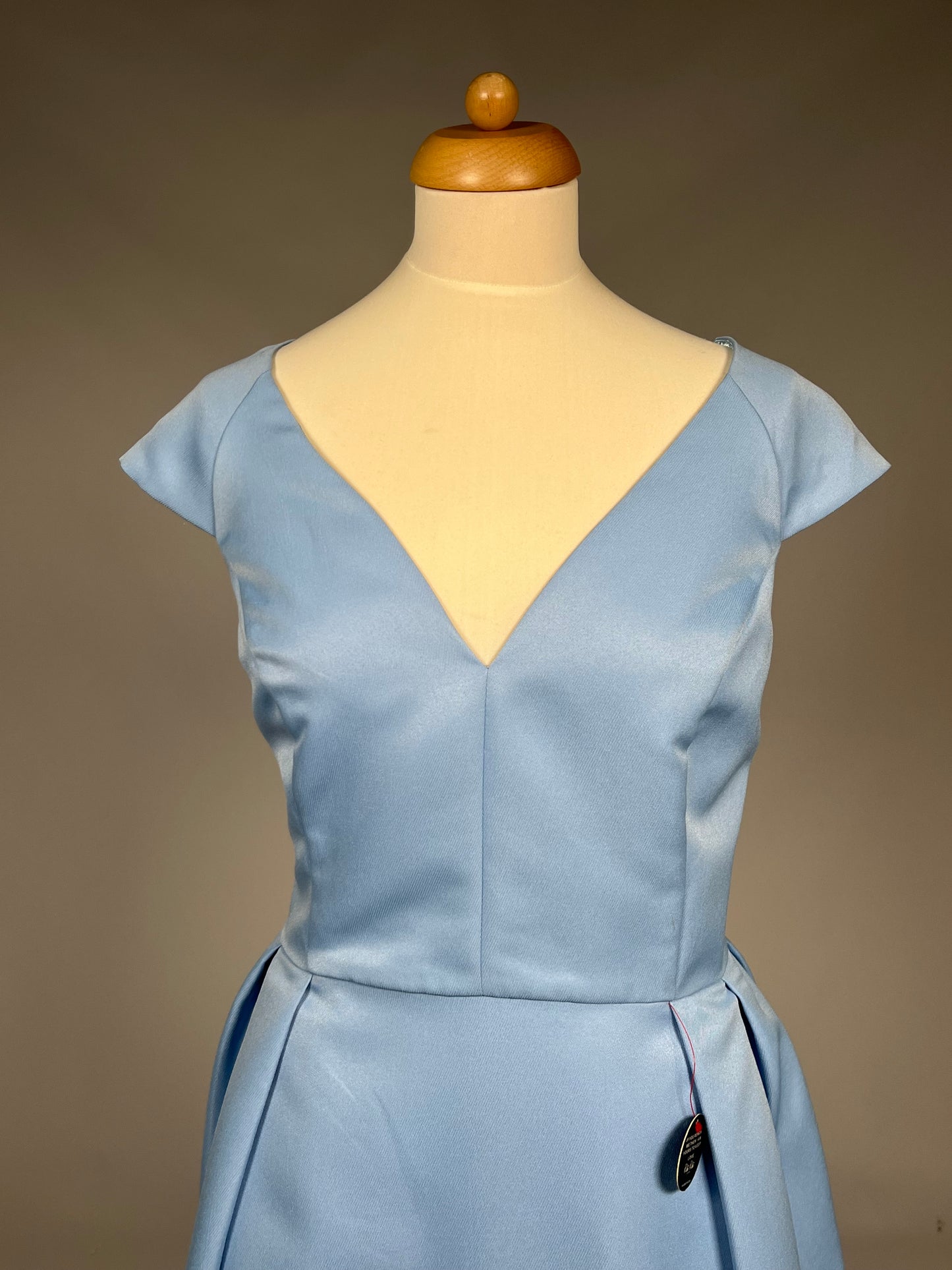 Elegante Lichtblauwe Galajurk met V-hals - Maat XLUK18