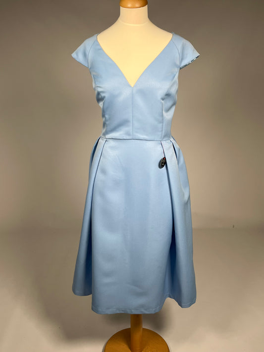 Elegante Lichtblauwe Galajurk met V-hals - Maat XLUK18