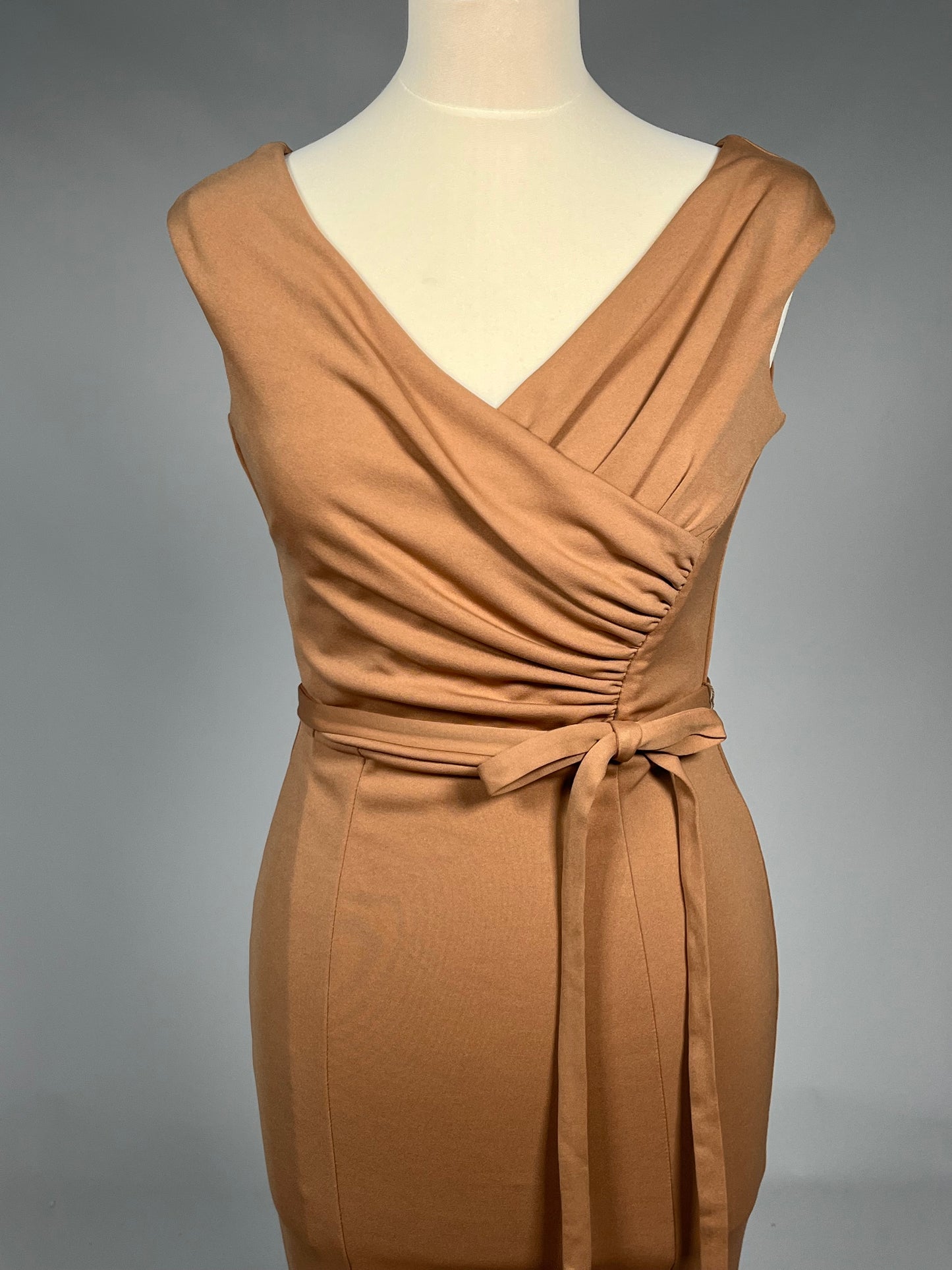 Elegante Cognackleurige Galajurk met Drapering