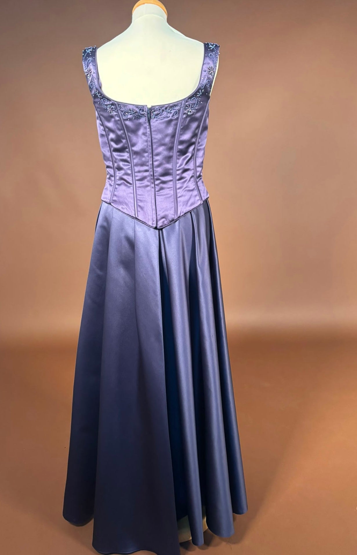 010 Paarse Gala-set met Korset Top en Satijnen Rok