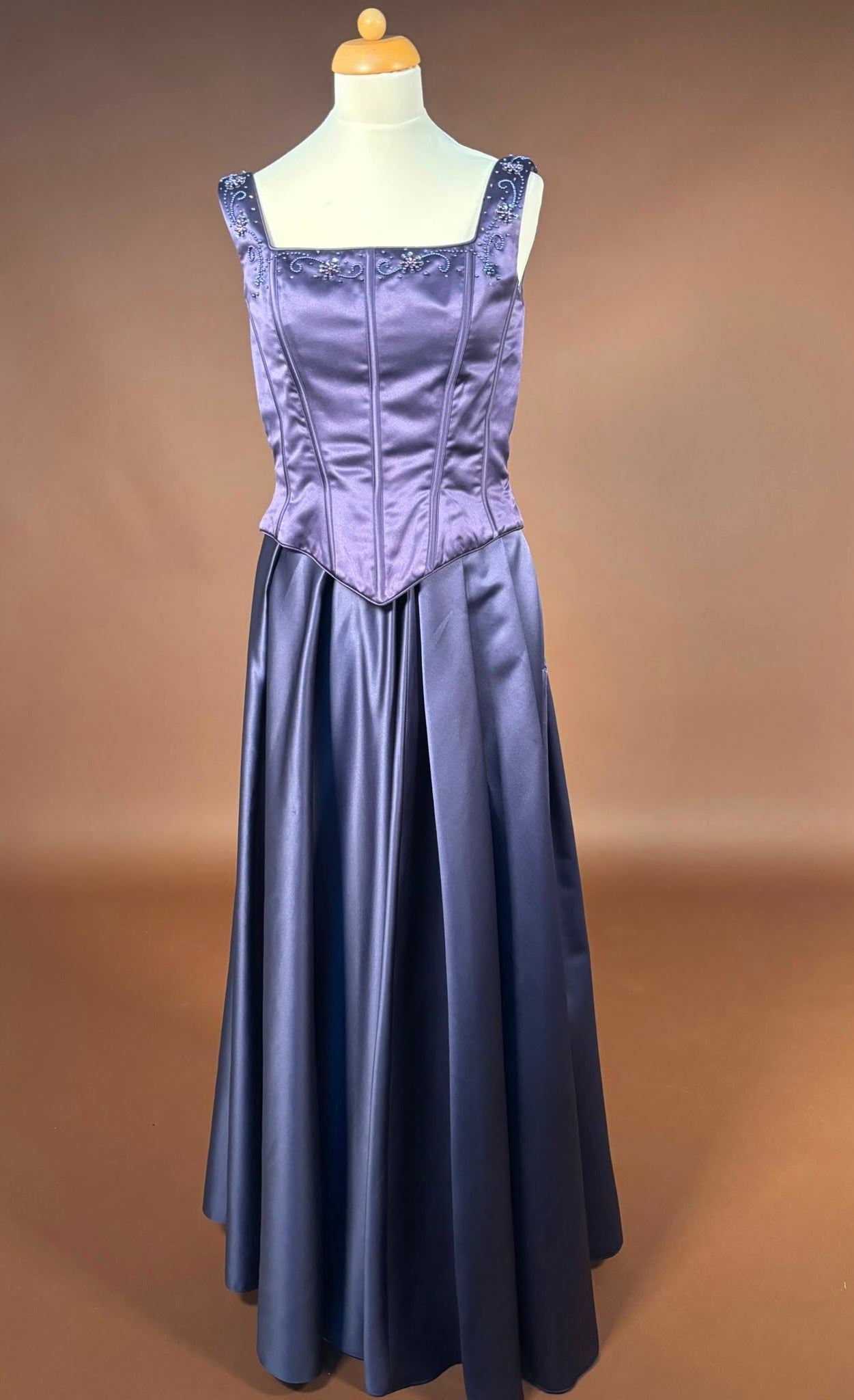 010 Paarse Gala-set met Korset Top en Satijnen Rok