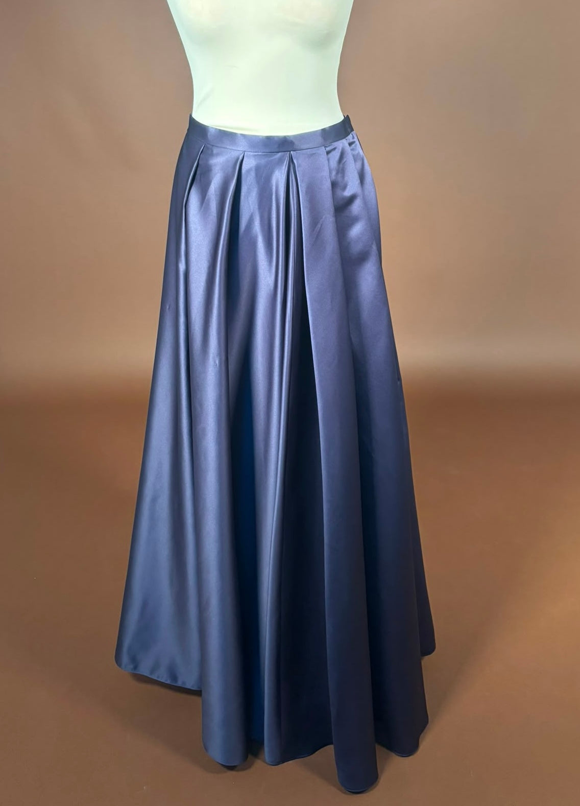 010 Paarse Gala-set met Korset Top en Satijnen Rok