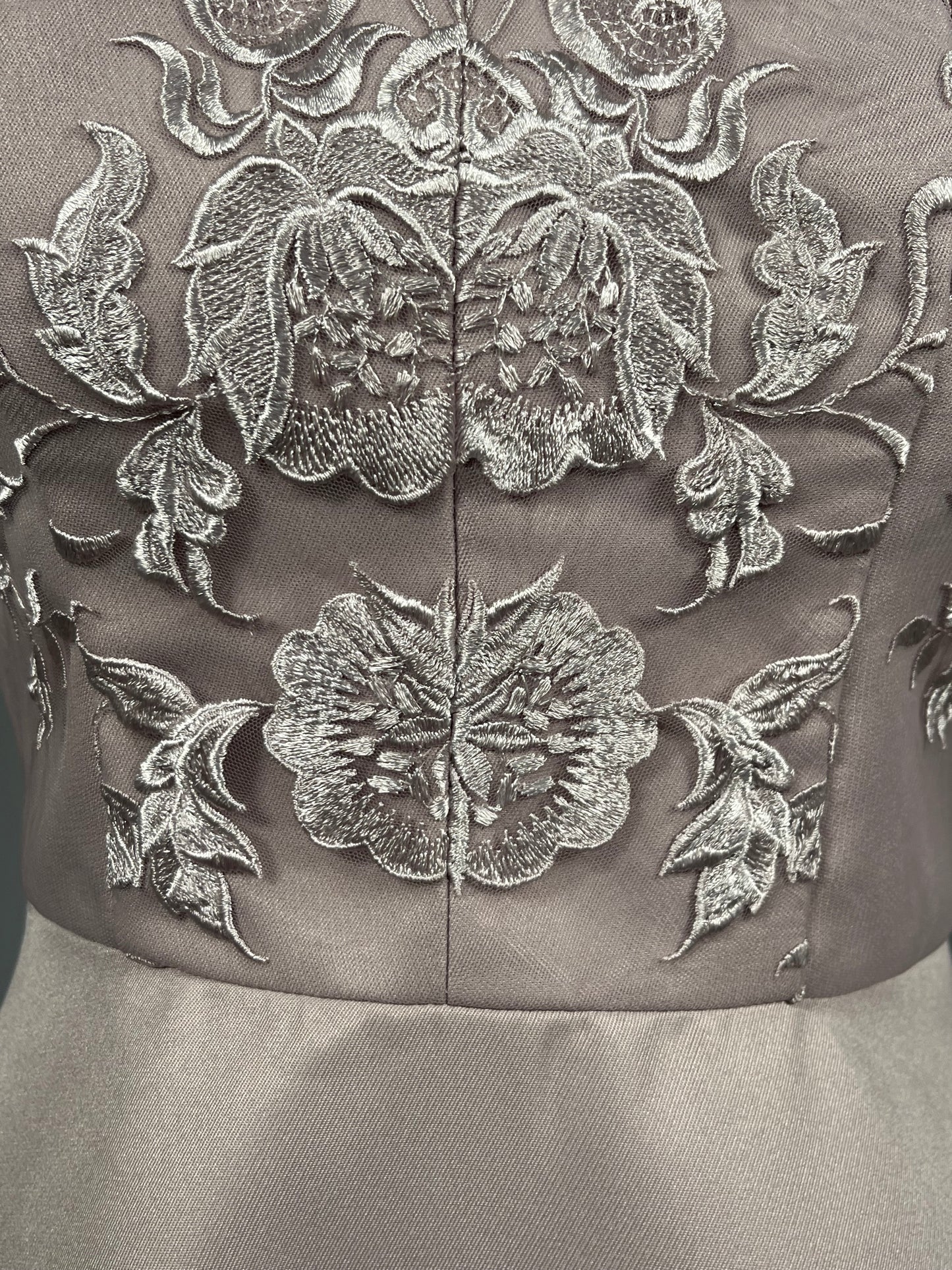 Elegante Poederroze Galajurk met Kant - Maat S UK 10