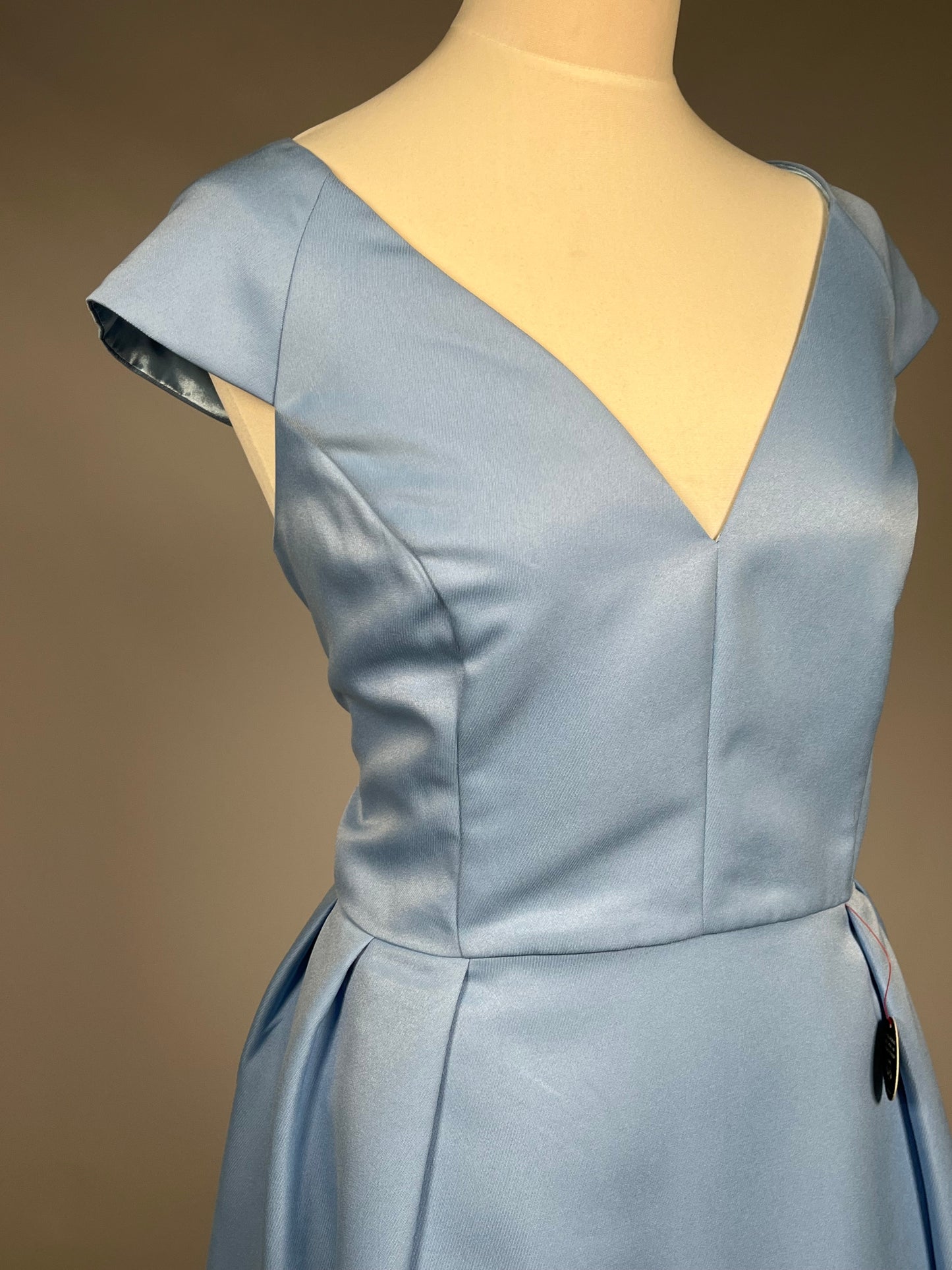Elegante Lichtblauwe Galajurk met V-hals - Maat XLUK18