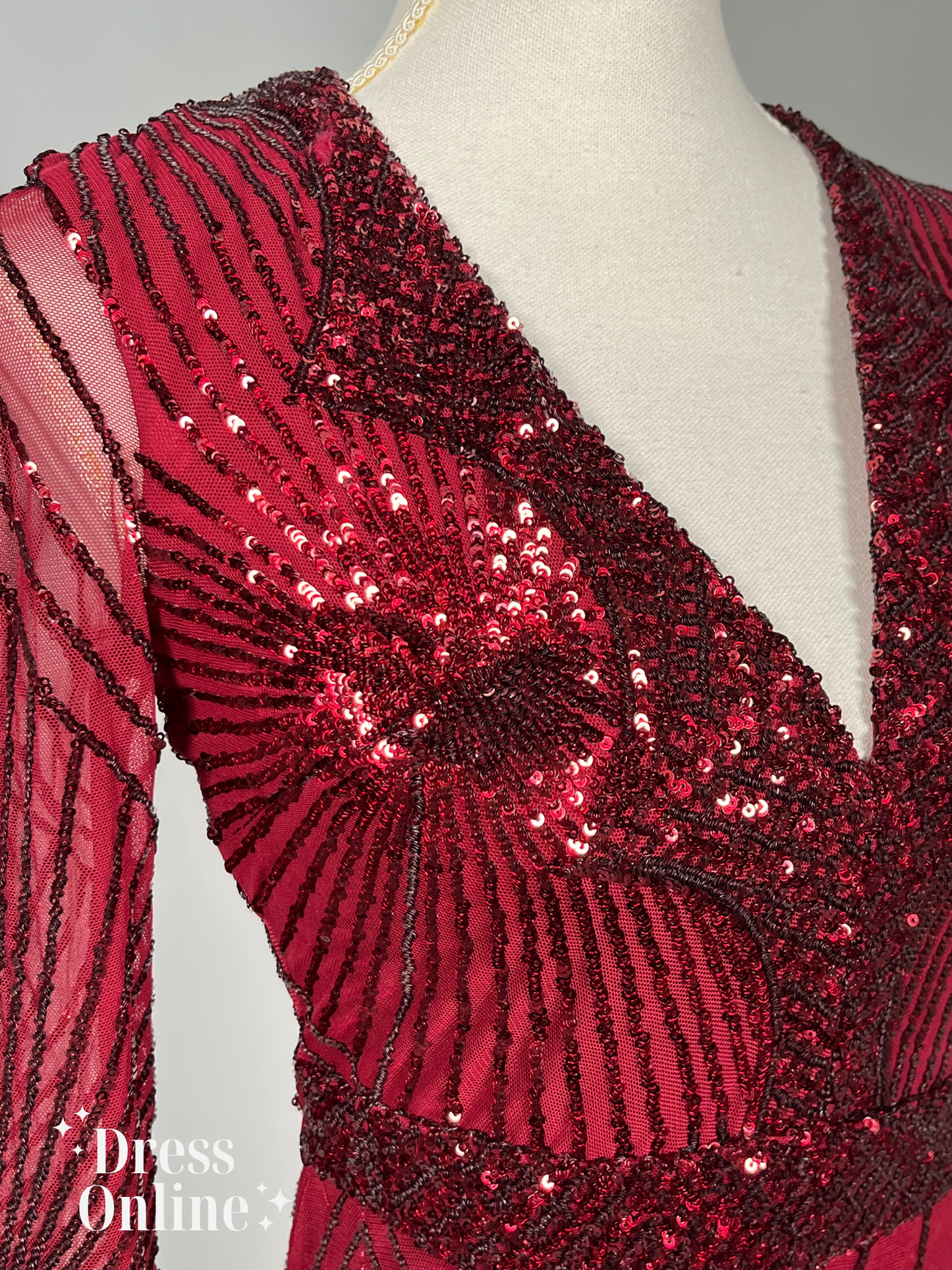 Elegante Donkerrode Avondjurk met Gedetailleerde Pailletten en Lange Mouwen - Maat S - 380