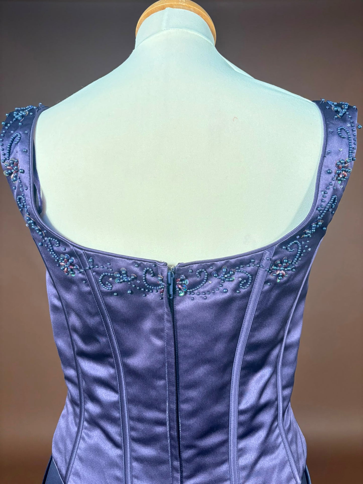 010 Paarse Gala-set met Korset Top en Satijnen Rok