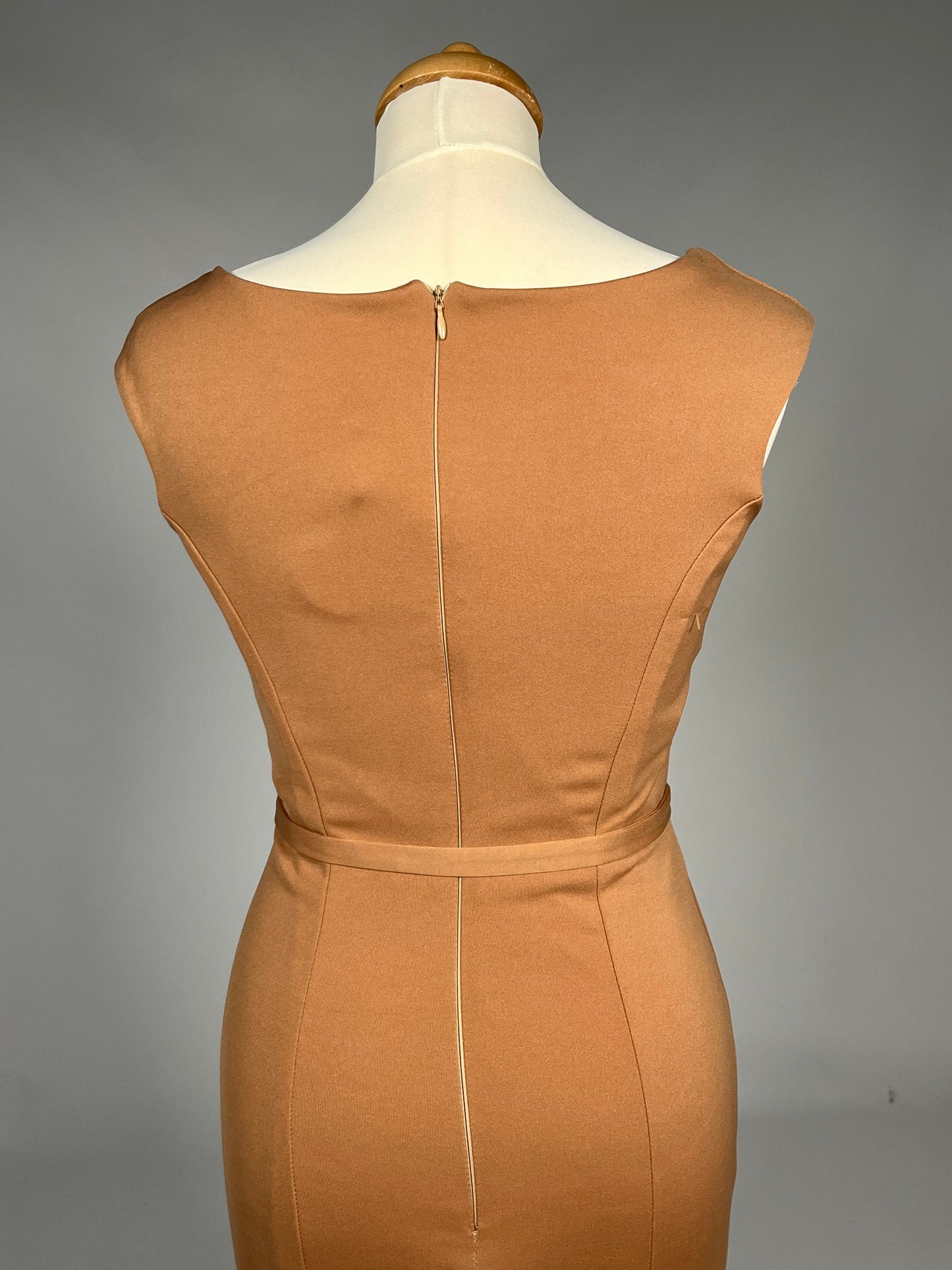 Elegante Cognackleurige Galajurk met Drapering