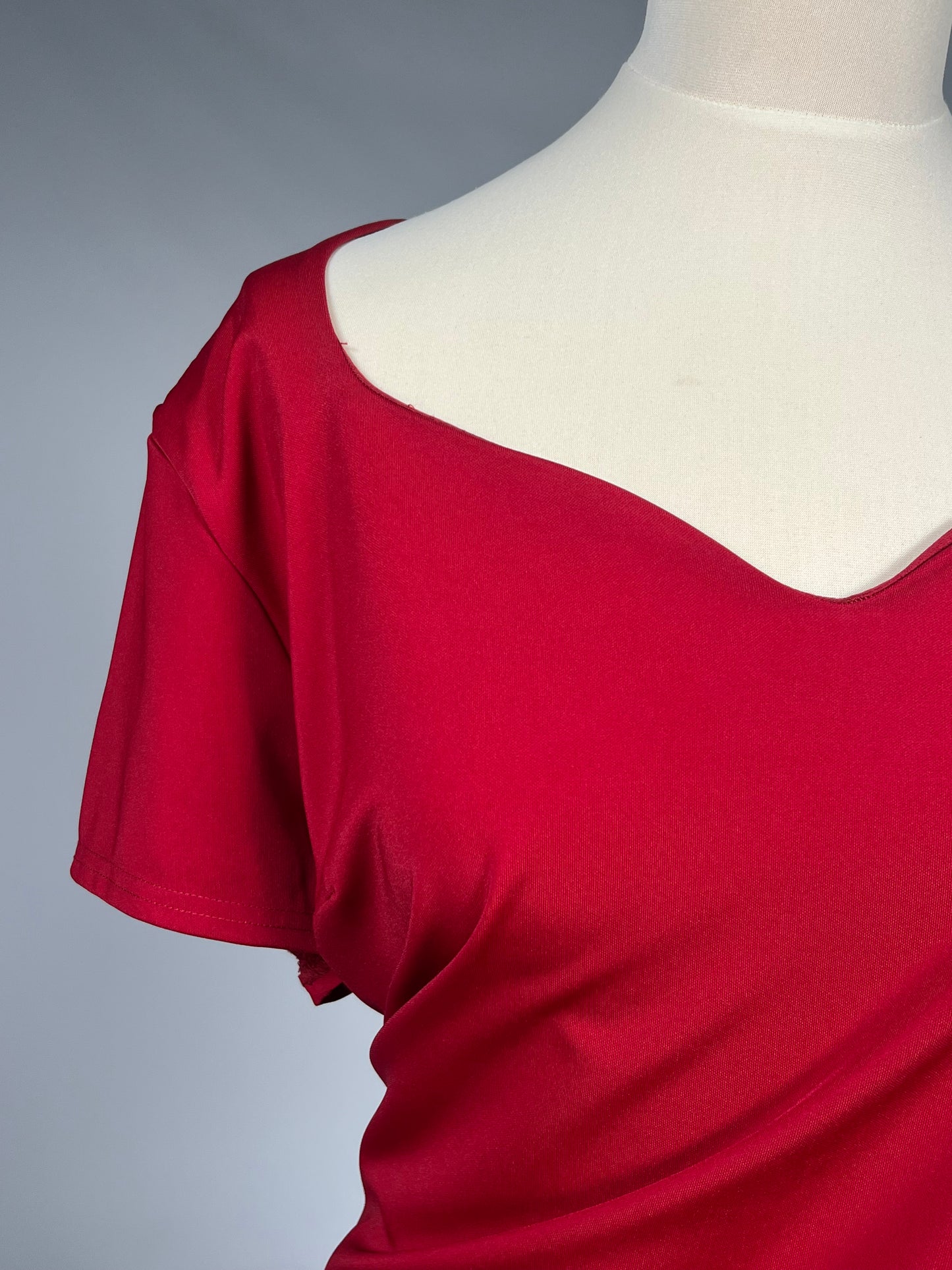 Elegante Rode Cocktailjurk met Ruches - Maat 52