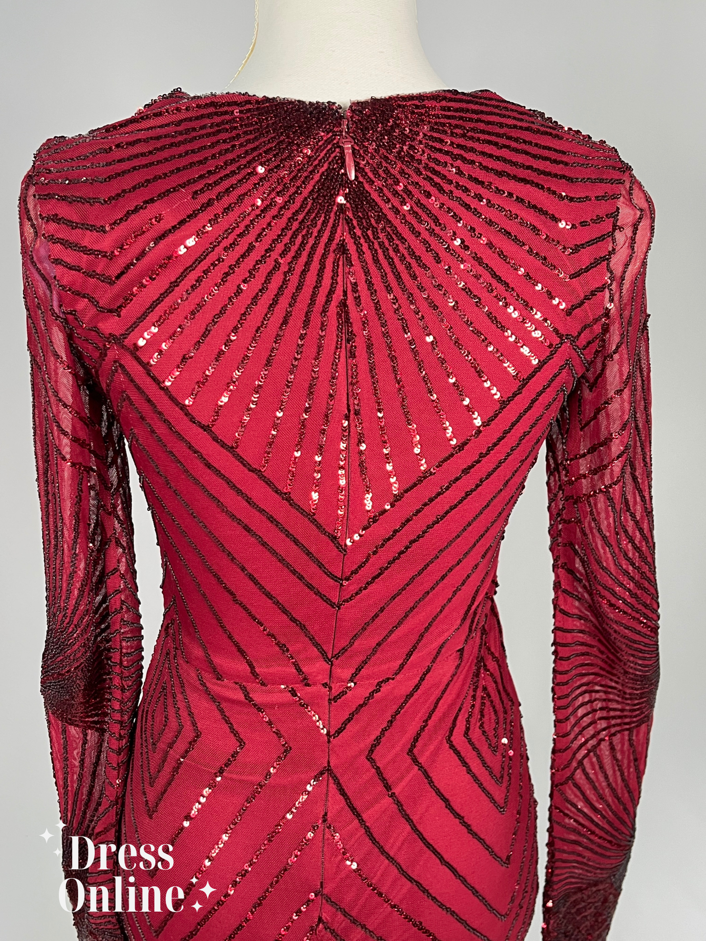 Elegante Donkerrode Avondjurk met Gedetailleerde Pailletten en Lange Mouwen - Maat S - 380