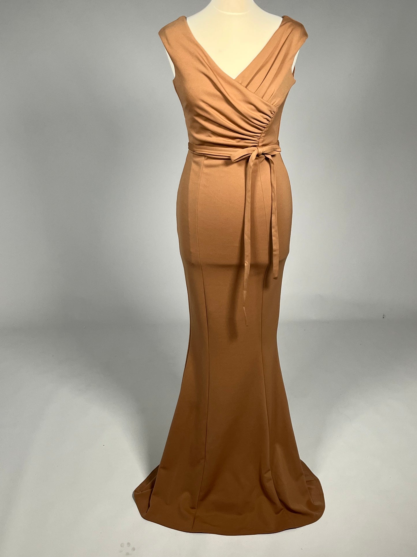 Elegante Cognackleurige Galajurk met Drapering