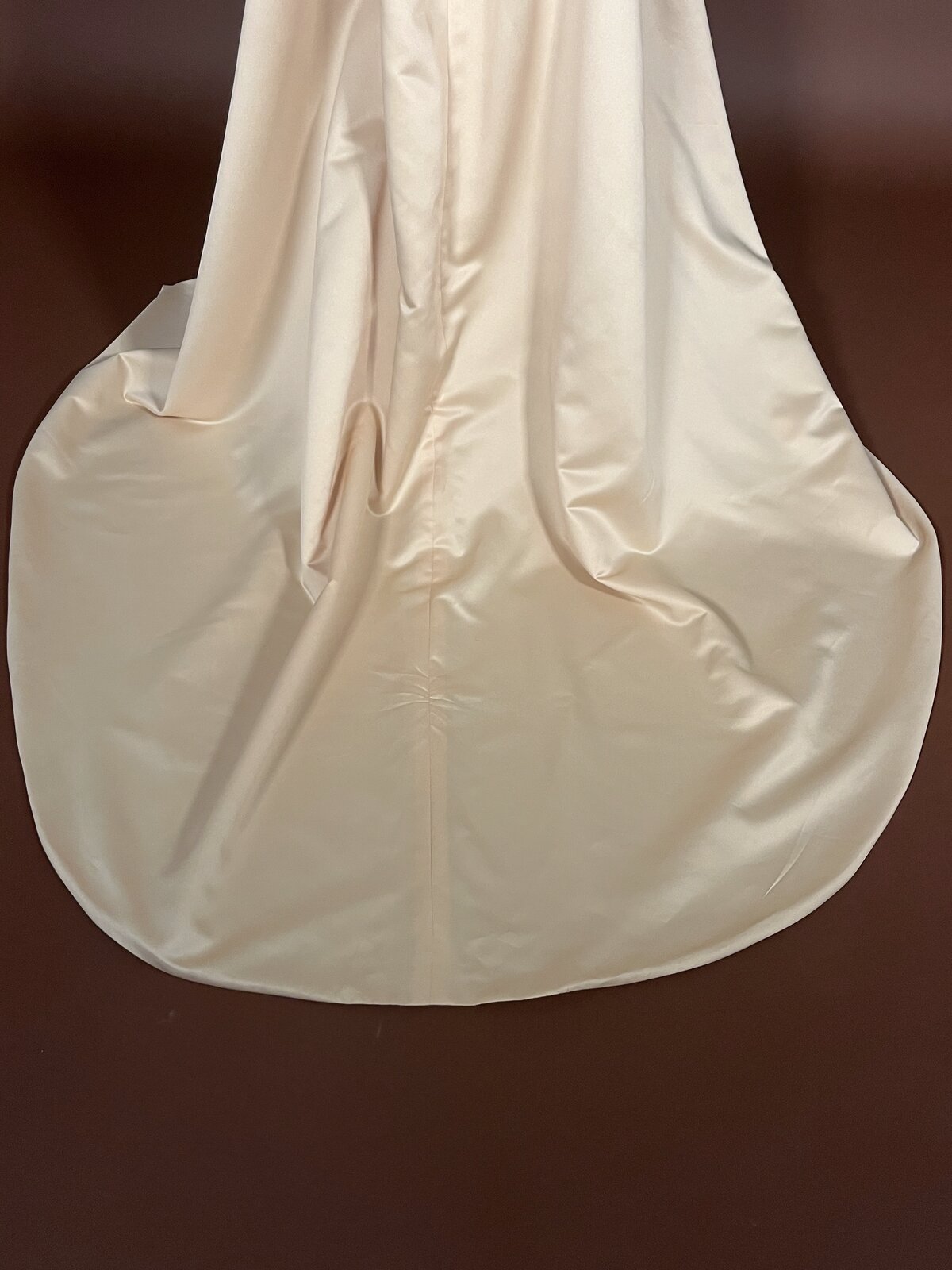 020 Champagnekleurige Jurk met Rozen en Parels