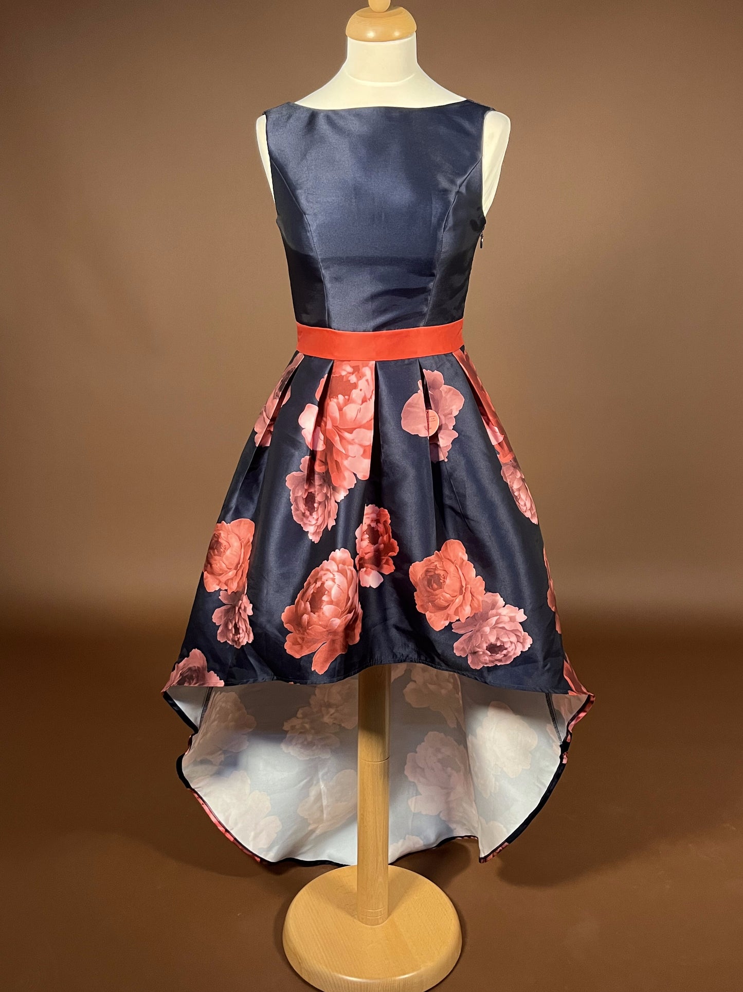 024 Marineblauwe Bloemenprint Cocktailjurk – Chi Chi London