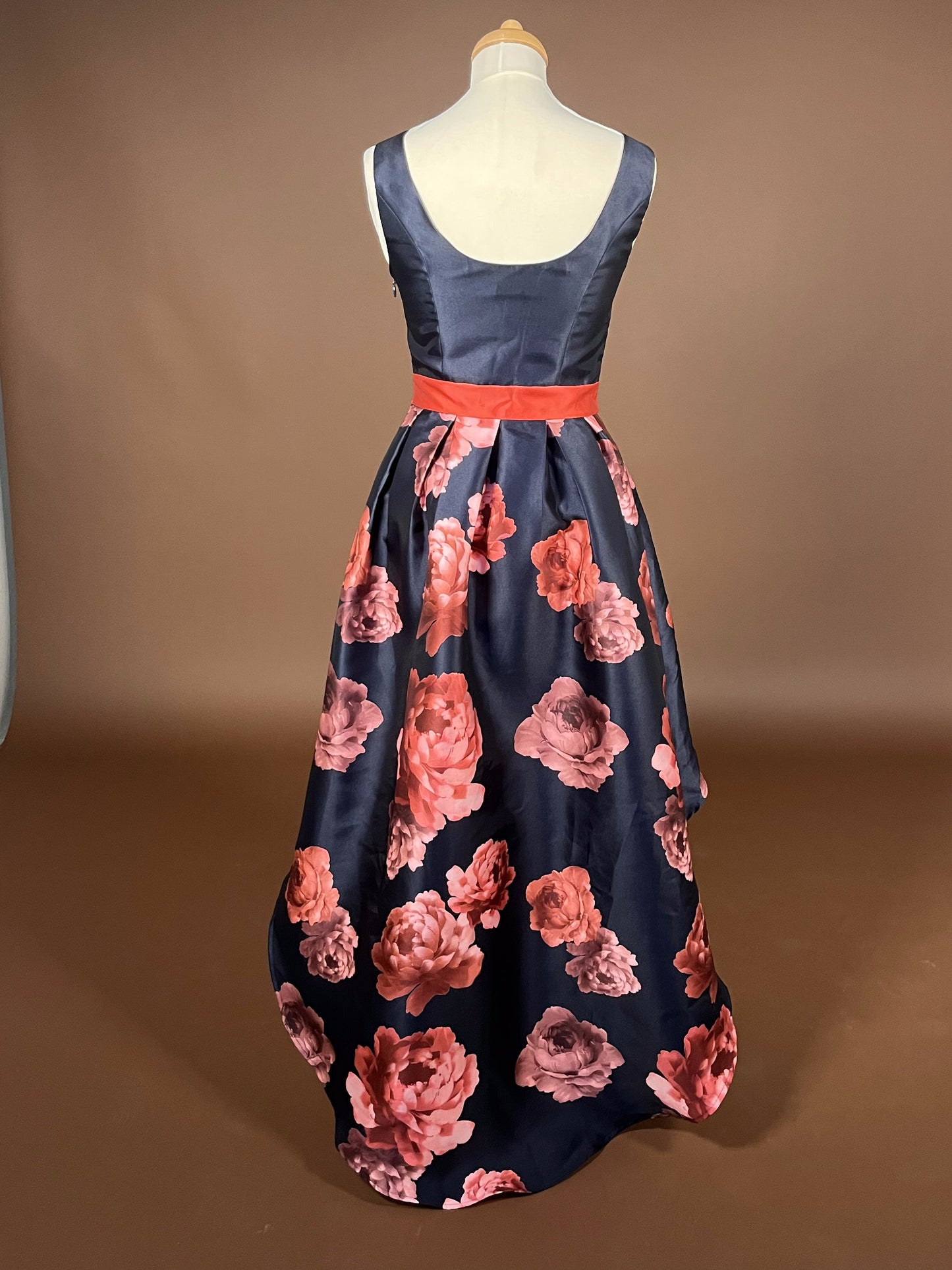 024 Marineblauwe Bloemenprint Cocktailjurk – Chi Chi London